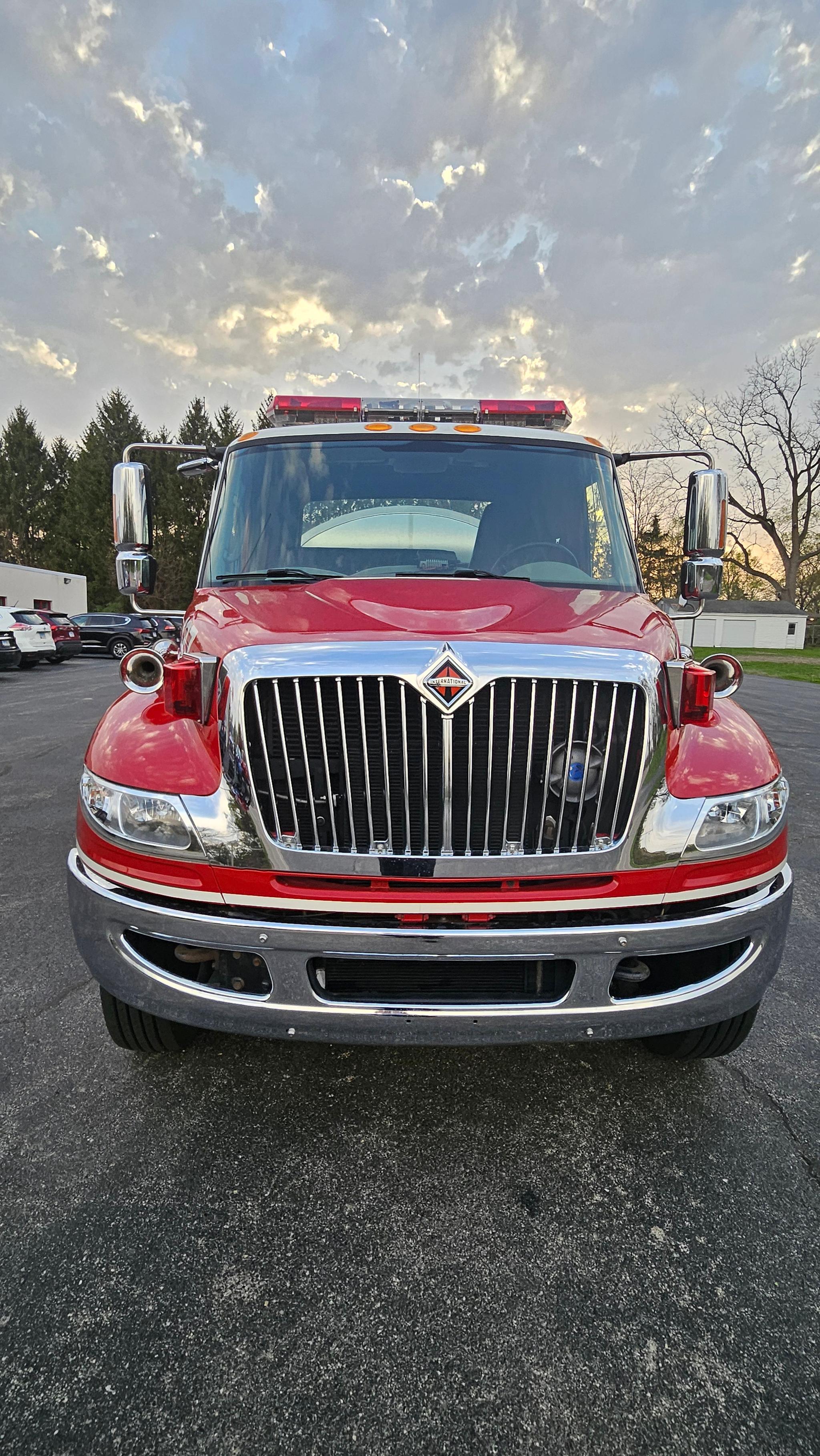 2007 International 4400 SBA 4x2 Tanker/Tender - image 4