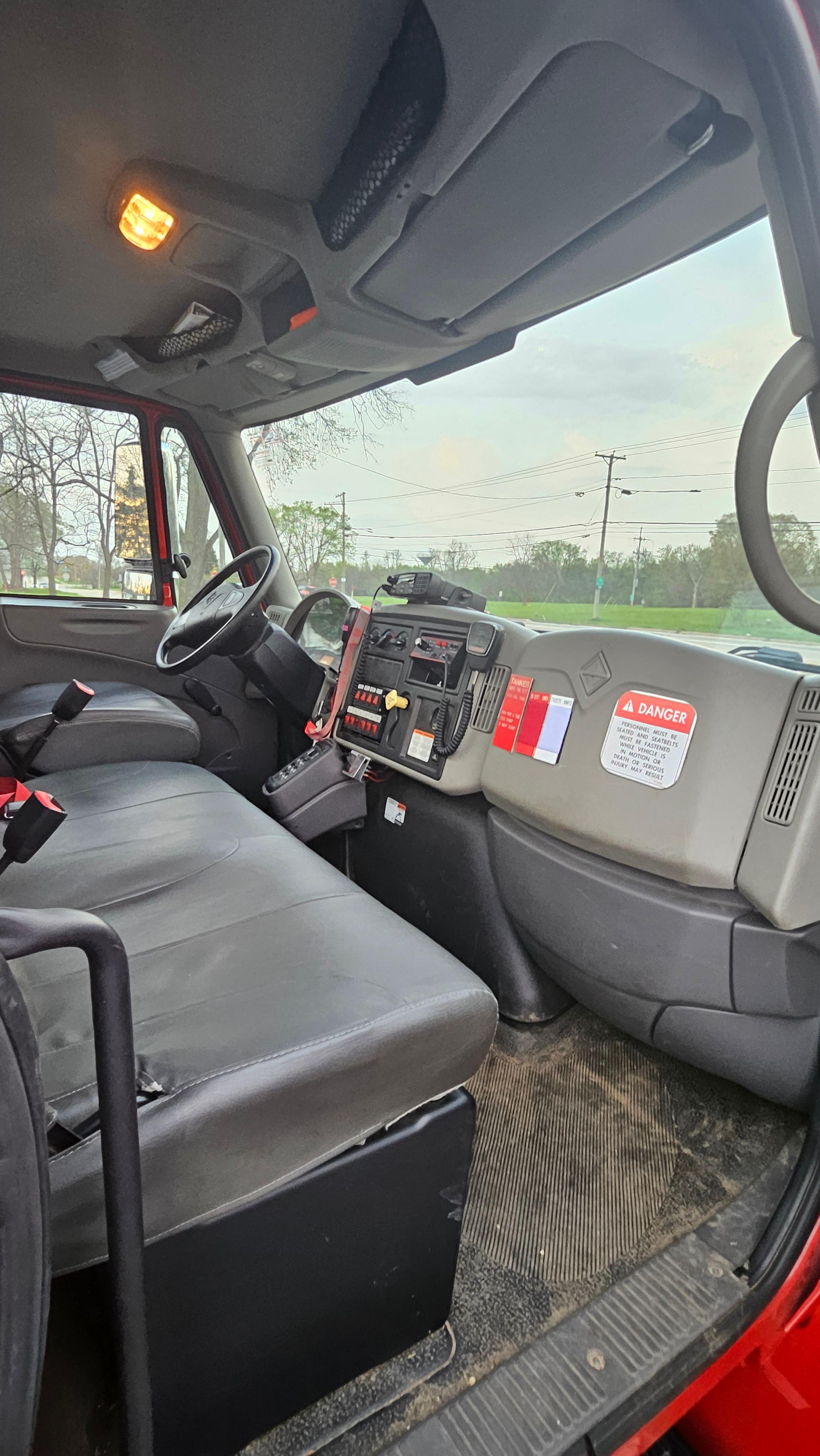 2007 International 4400 SBA 4x2 Tanker/Tender - image 9