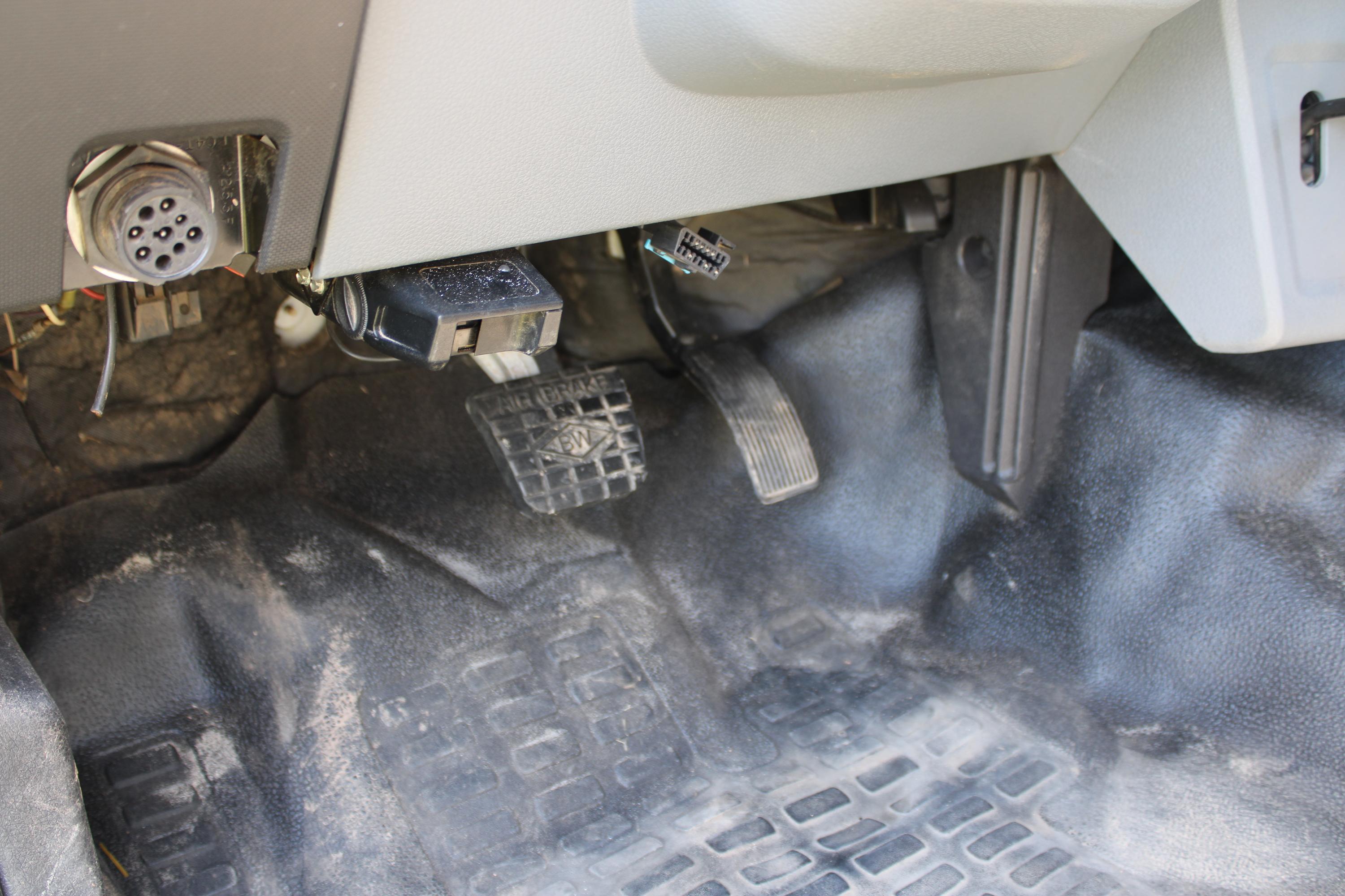 2016 Ford F-750 4x4 Brush Truck - image 24