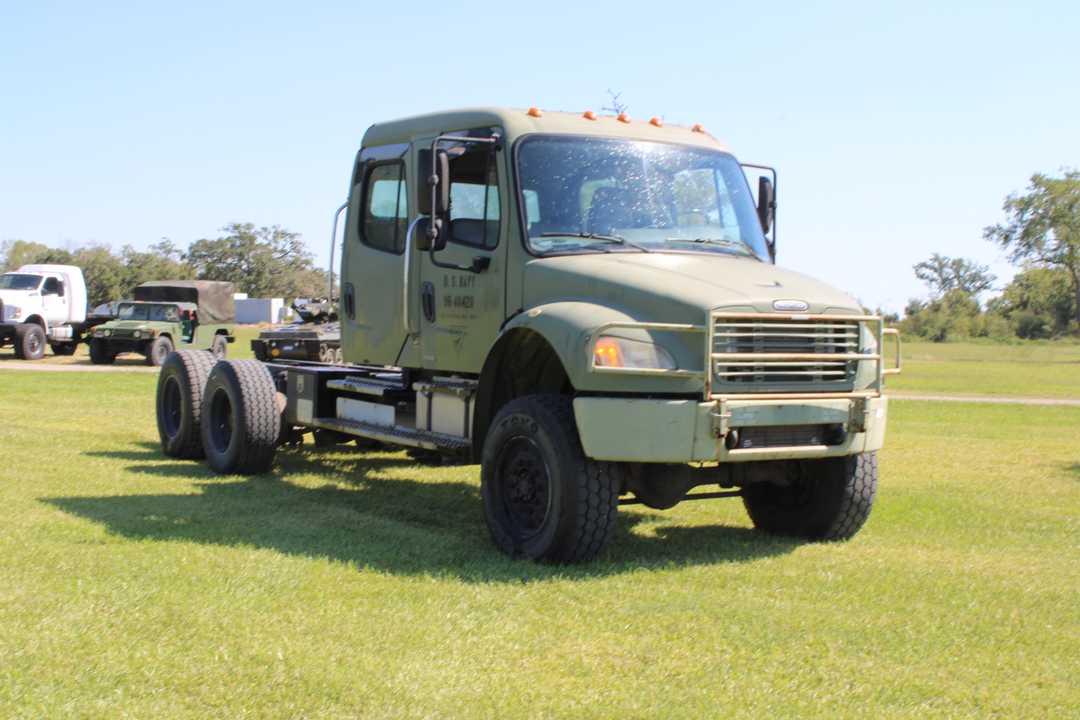 Freightliner M2106 6x6 Flatbed (Former U.S. Navy)