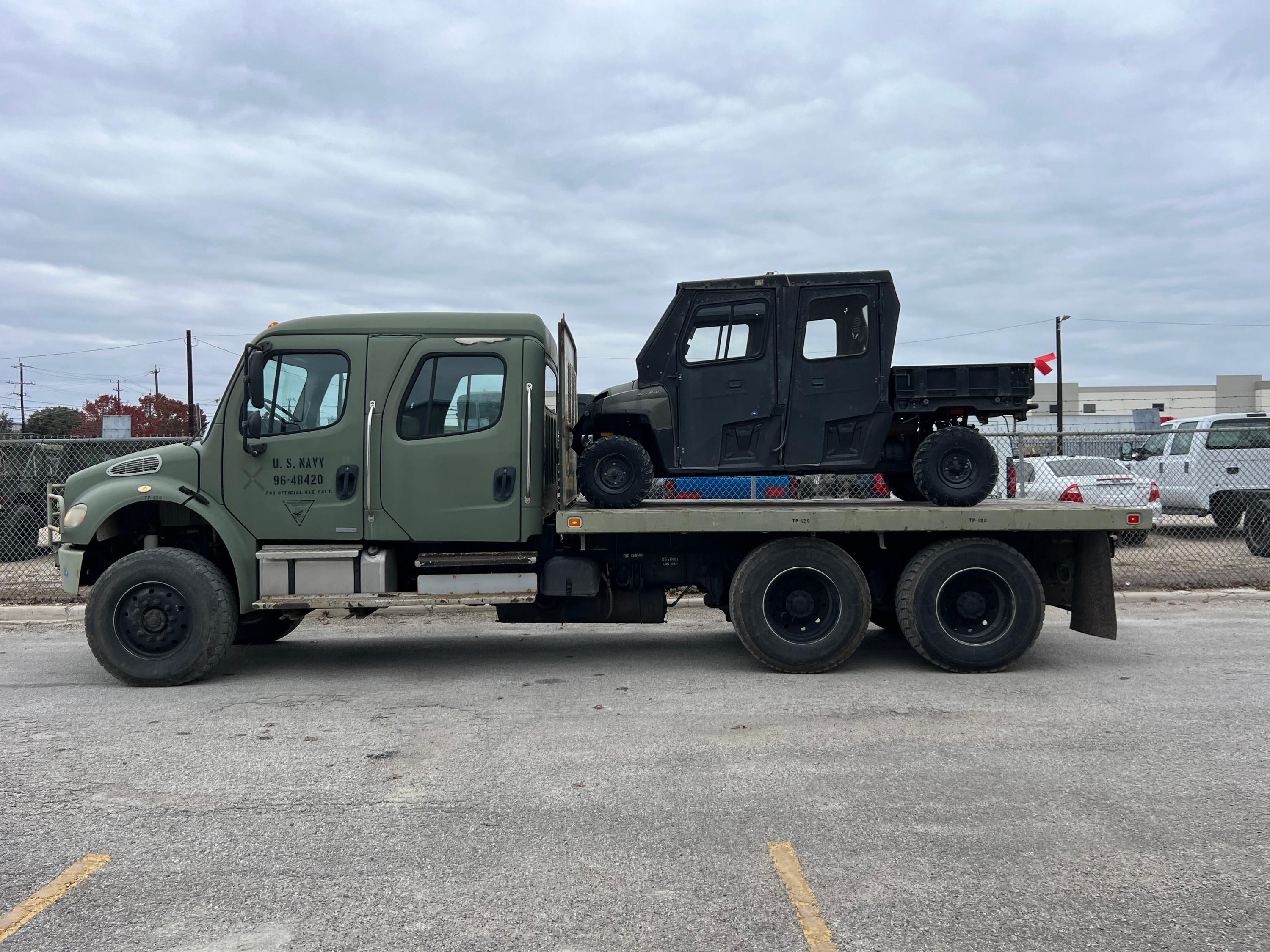 2005 Freightliner M2106 Crew Cab - image 8