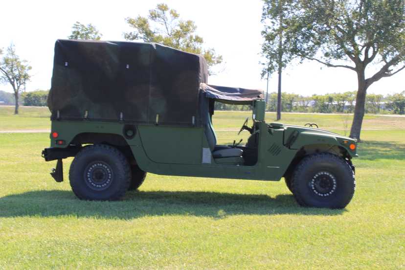 2013 AM General HMMWV M1097A2 4x4 Brush Truck — photo 4