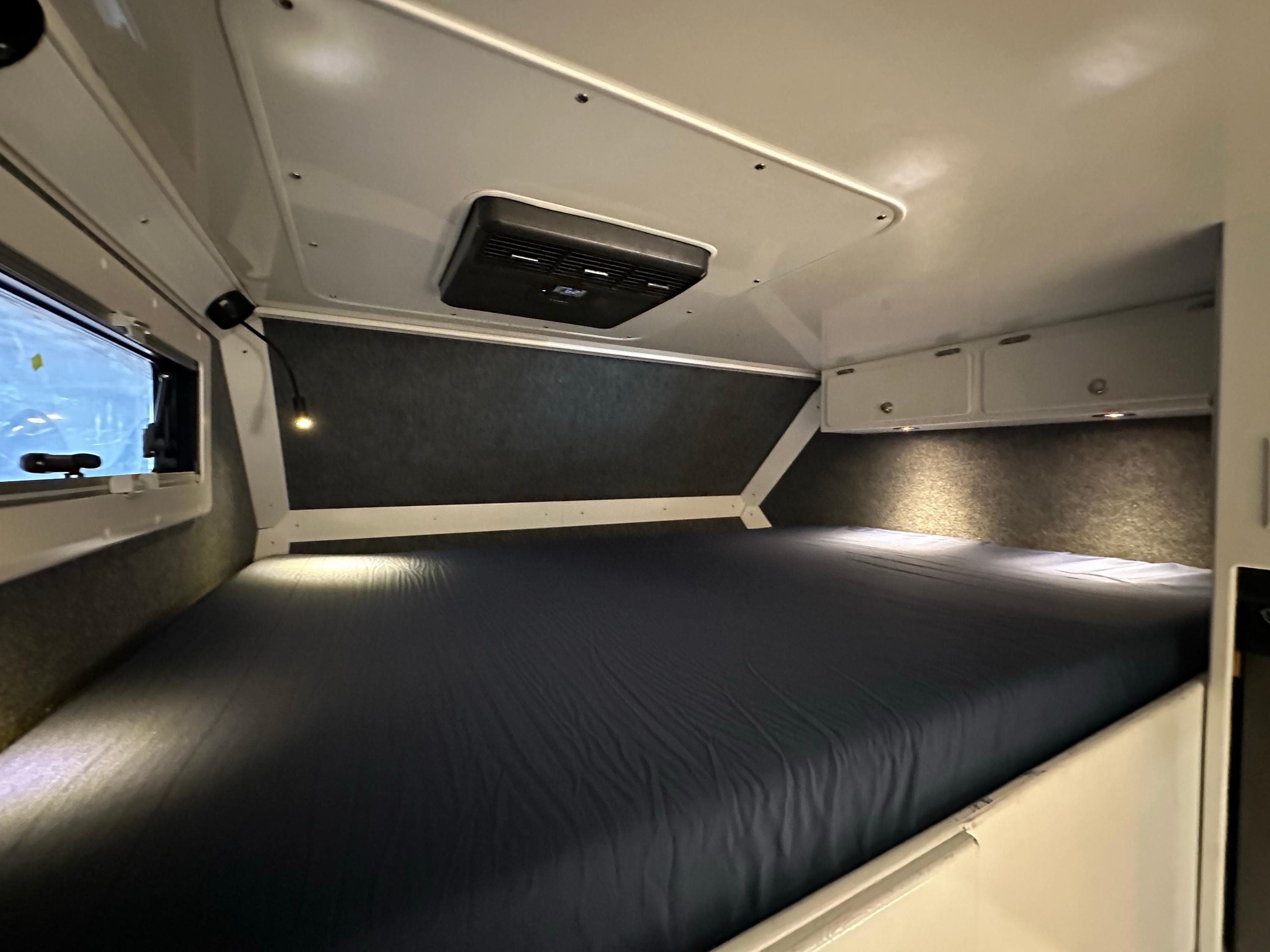 2024 Ford F-350 4x4 Command Unit - image 7