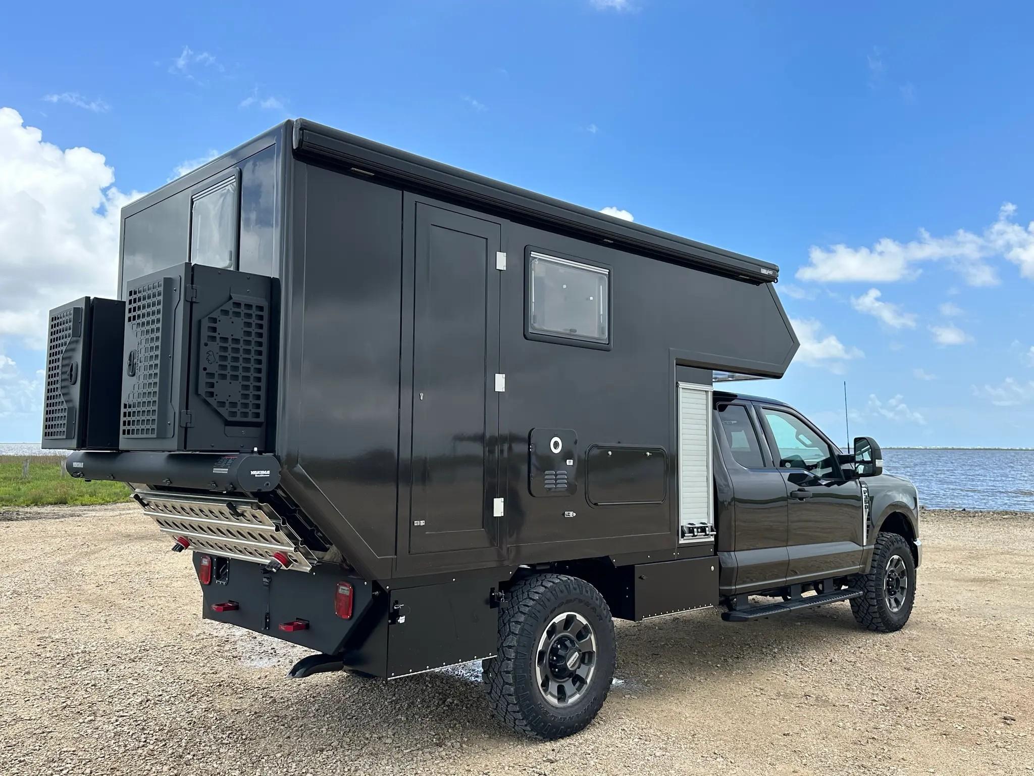 2024 Ford F-350 4x4 Command Unit - image 2