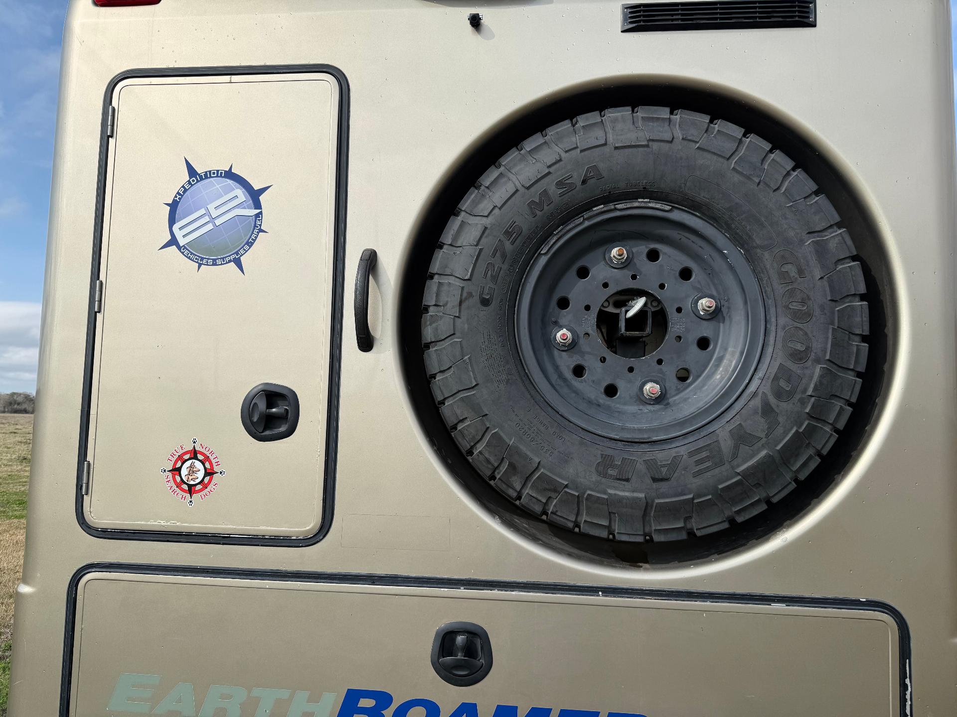2011 EarthRoamer XV-LT 105 - image 11