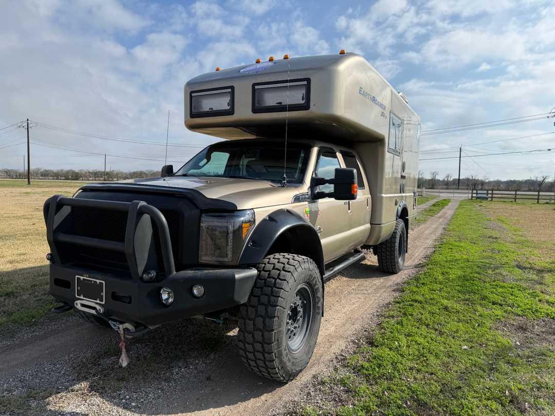 2011 EarthRoamer XV-LT 105