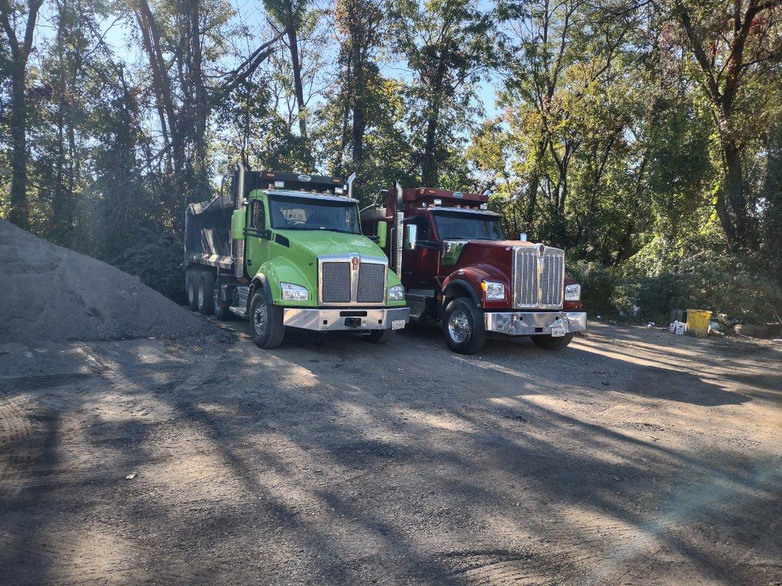 2021 Kenworth W990 Dump Truck - image 2