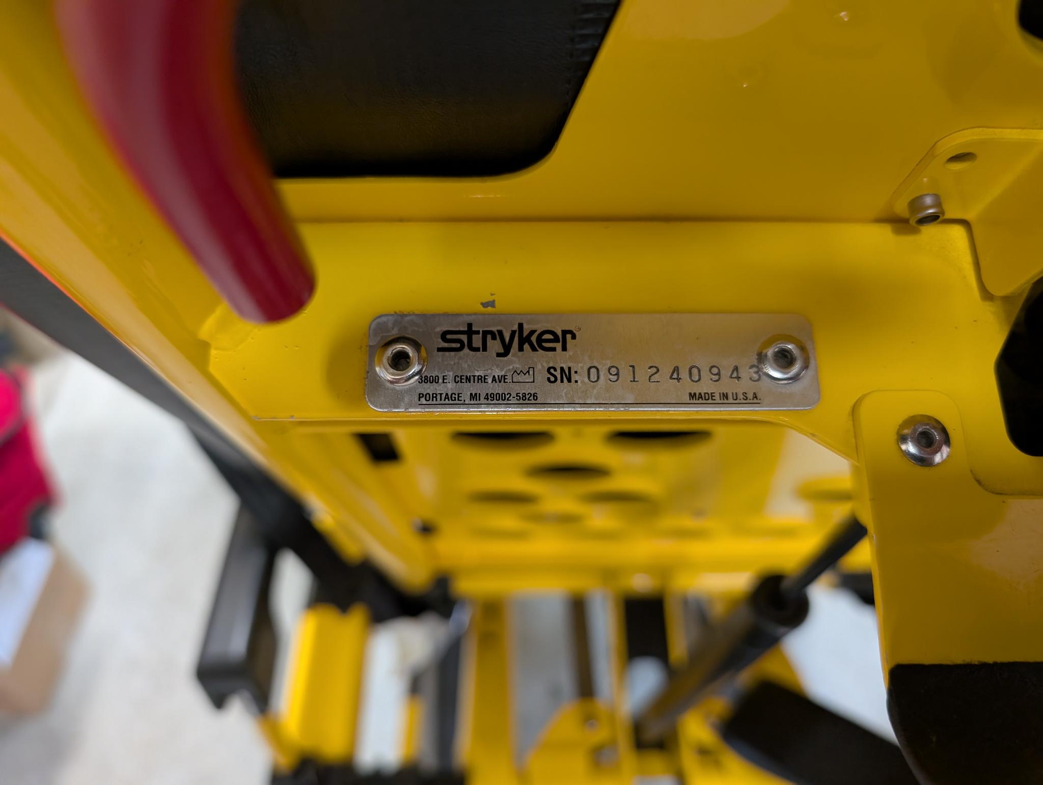 Stryker Manual Ambulance Stretcher - image 3