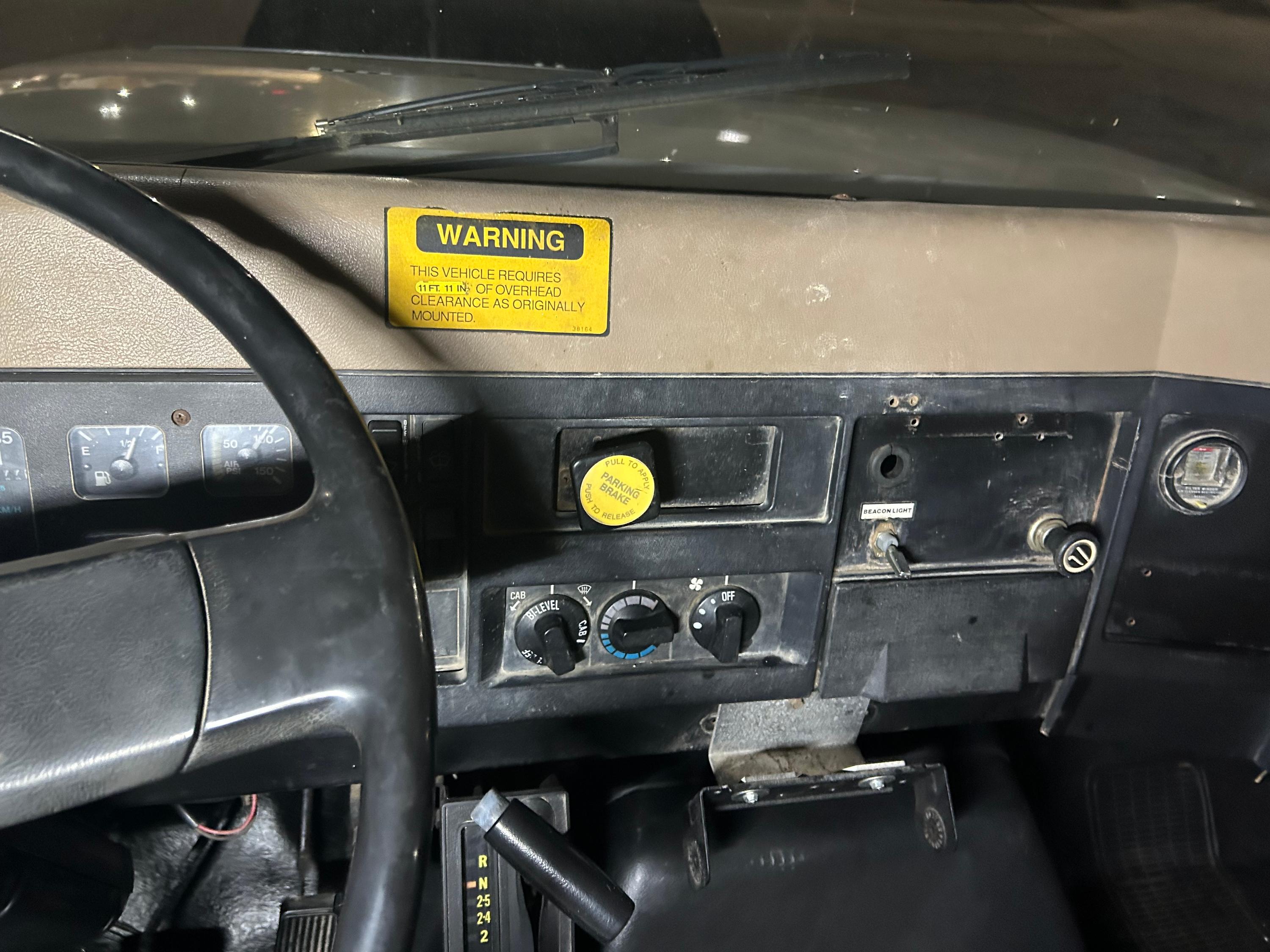 1991 International Amthor Septic - image 7