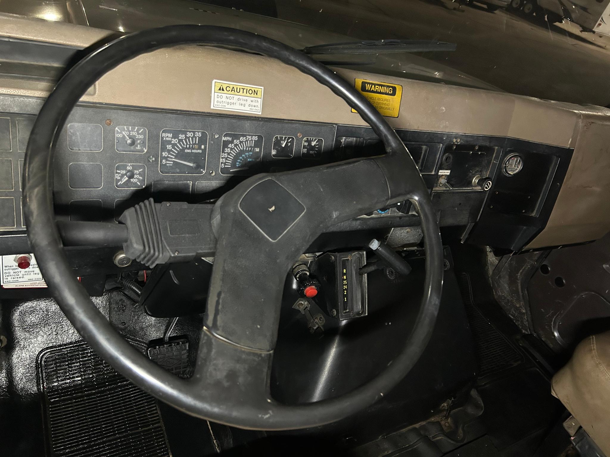1991 International Amthor Septic - image 5
