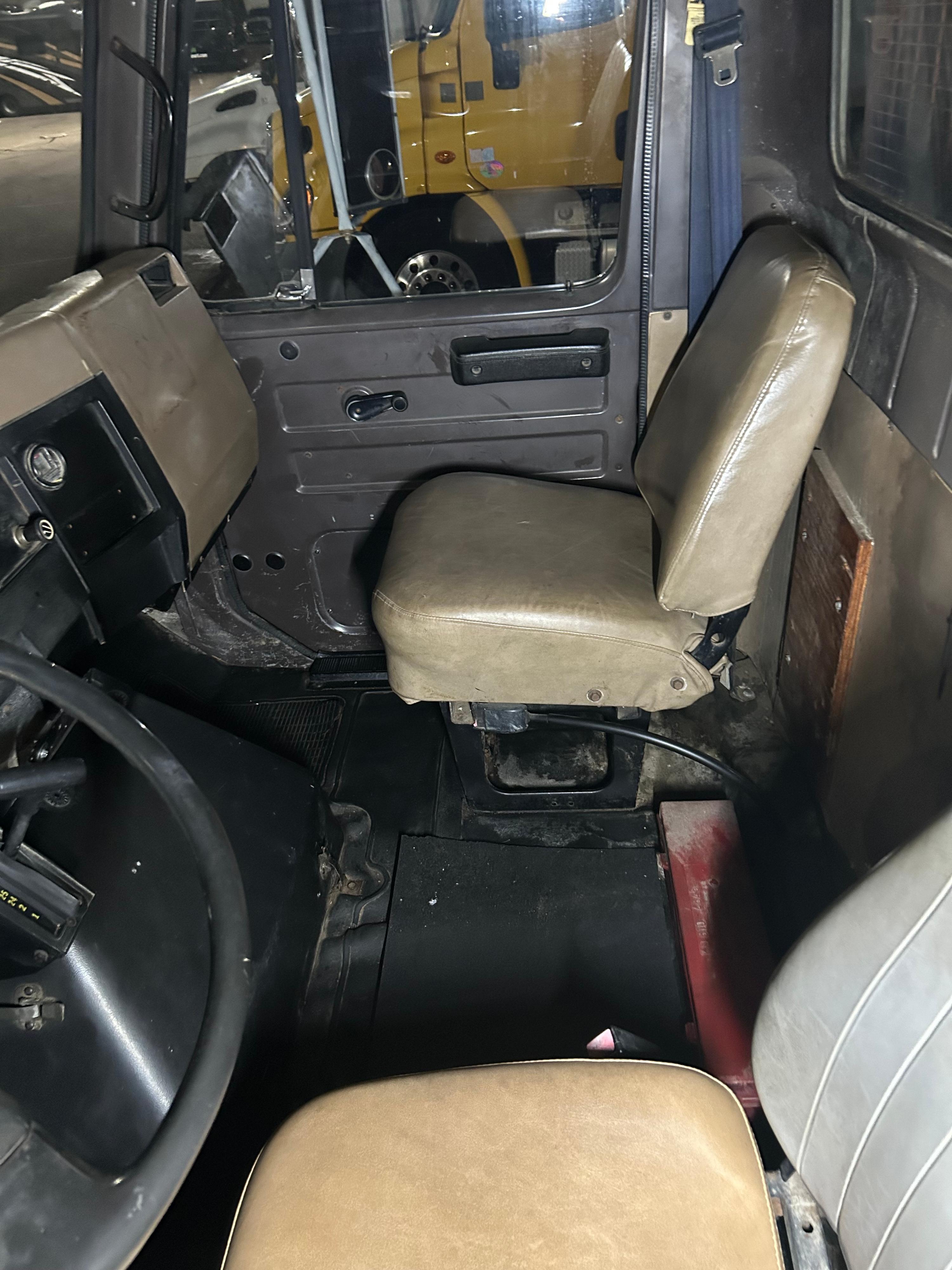 1991 International Amthor Septic - image 8