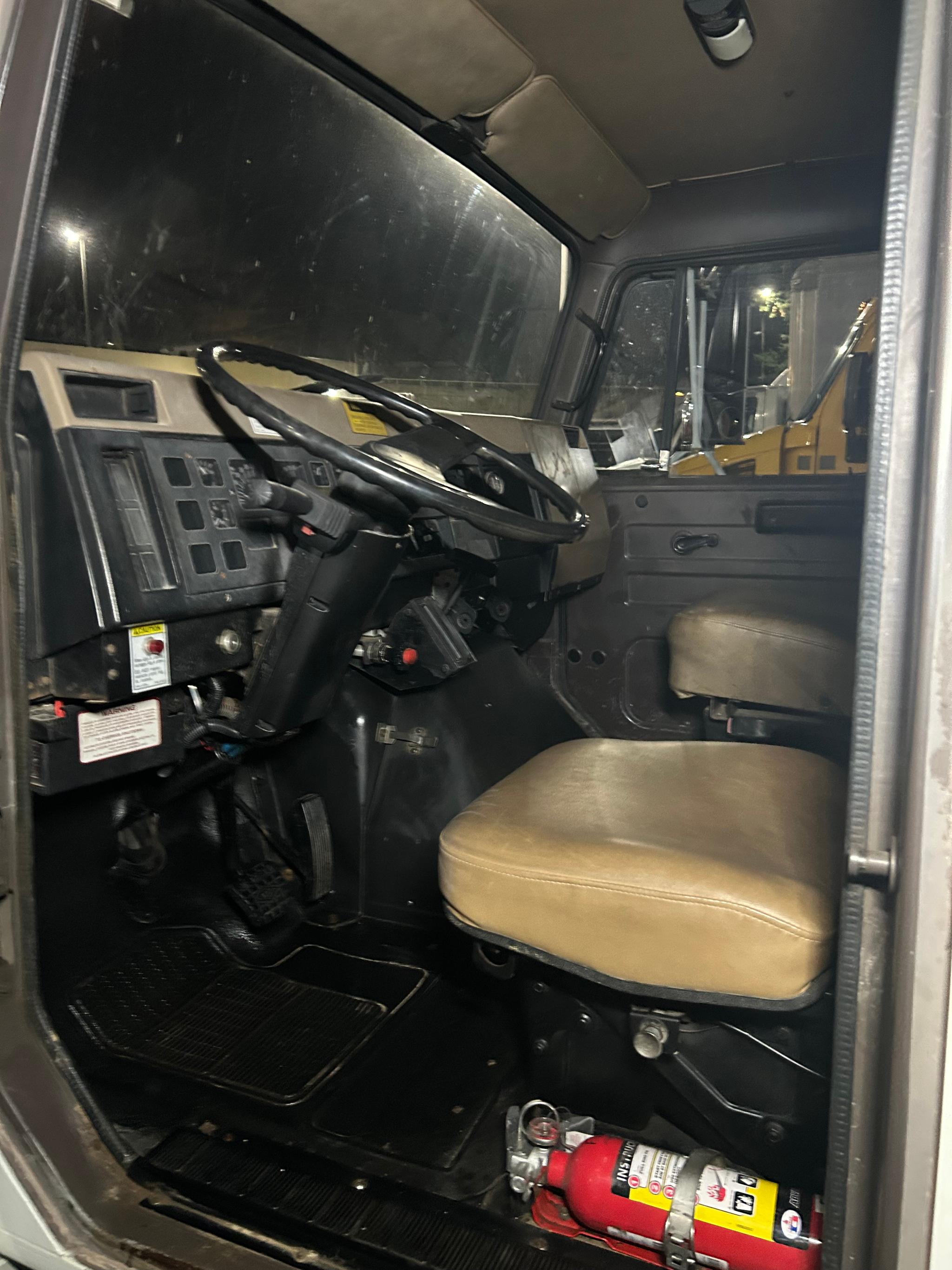 1991 International Amthor Septic - image 4