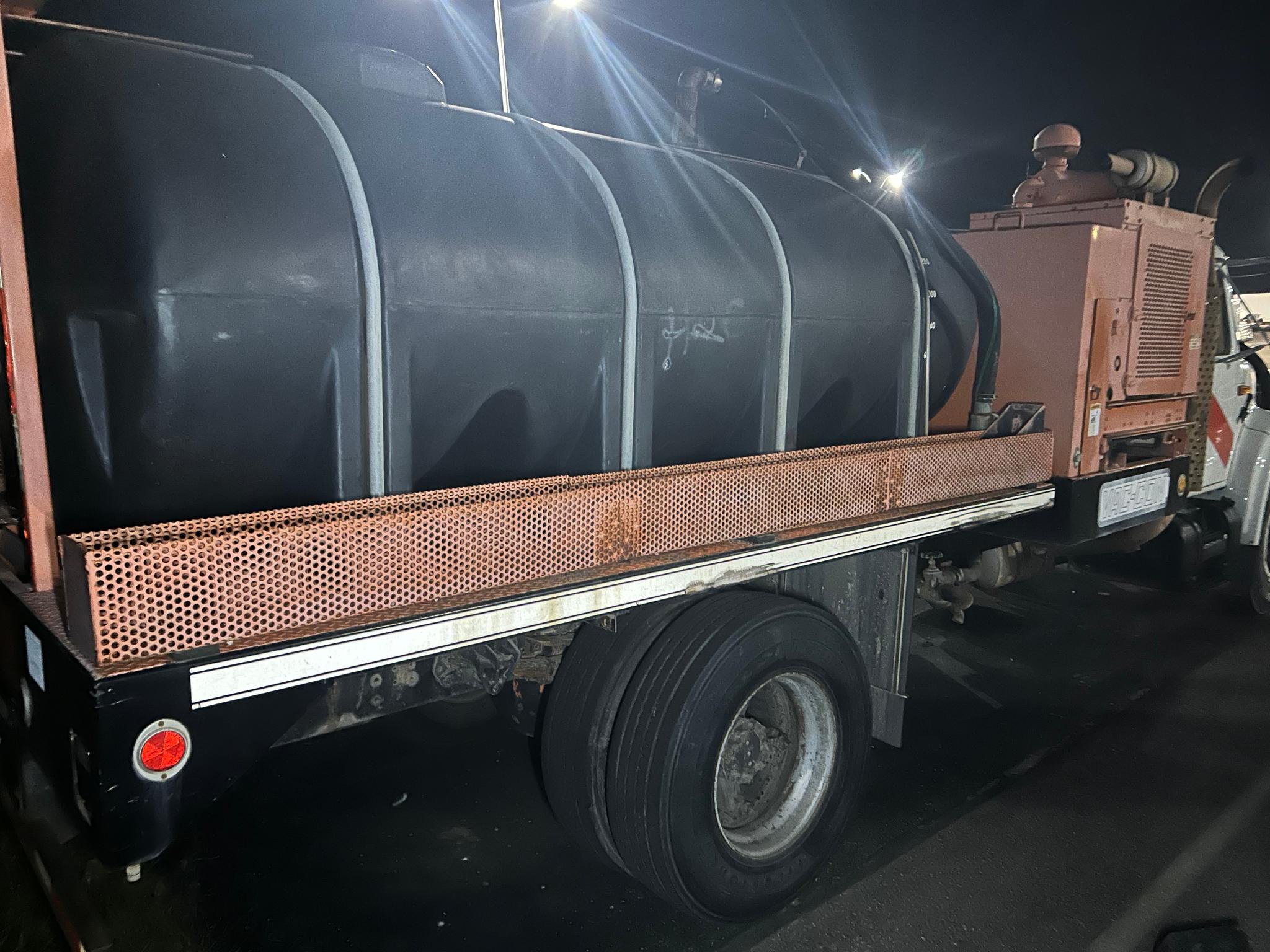 1991 International Amthor Septic - image 3