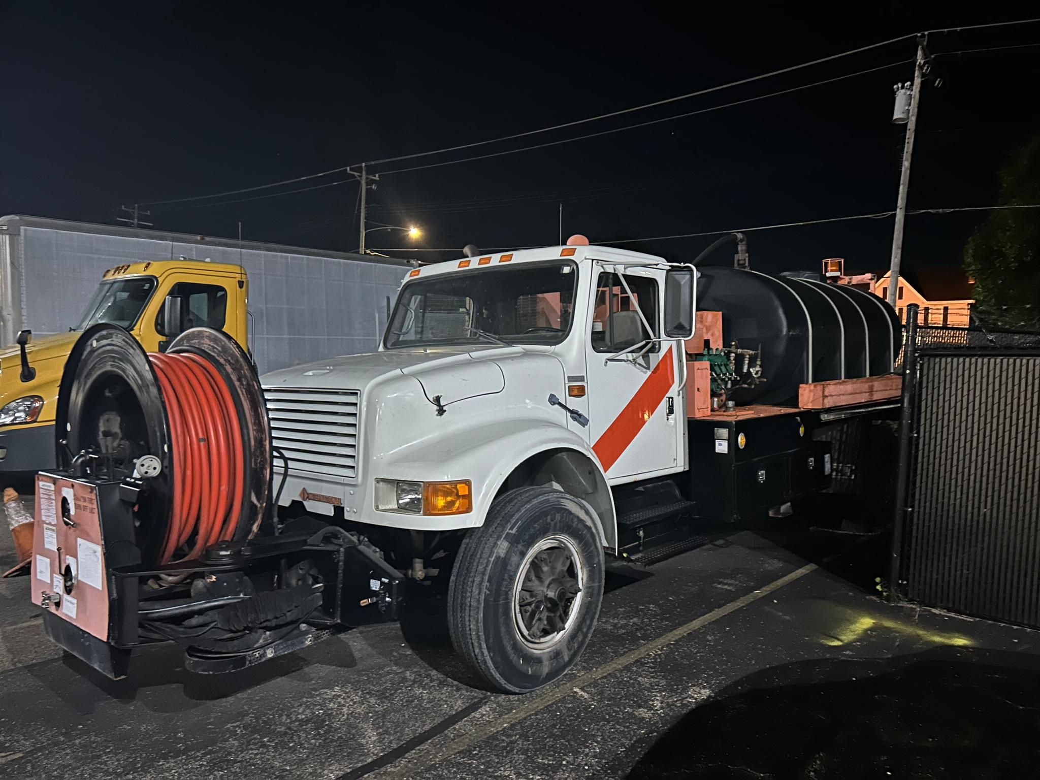 1991 International Amthor Septic - image 1