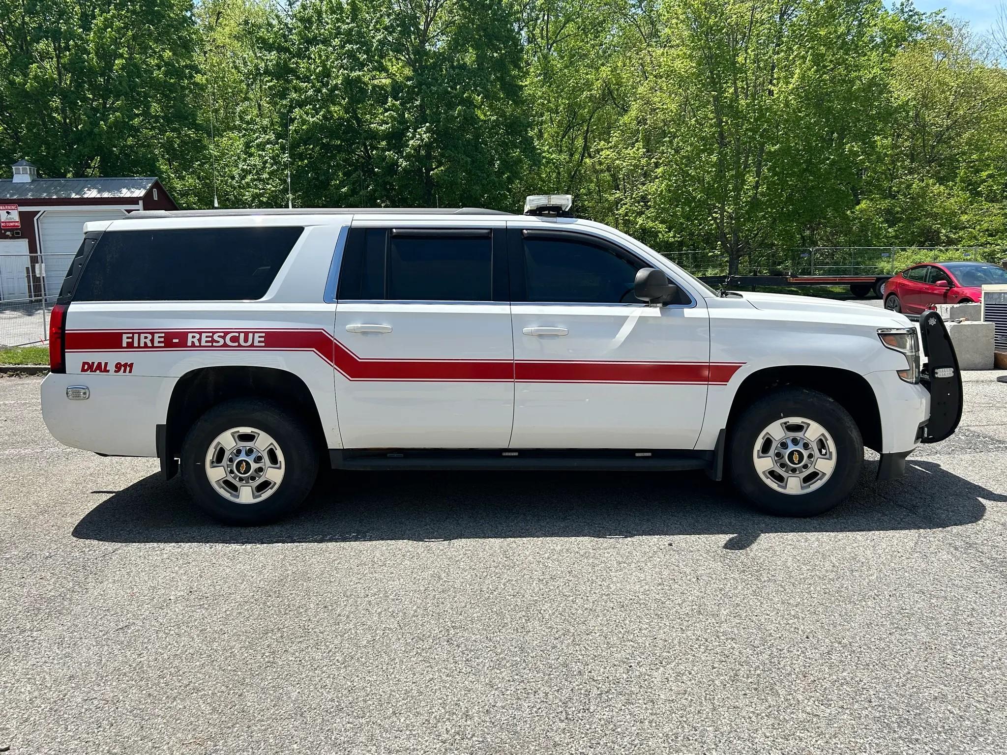 2018 Chevrolet Suburban - image 2