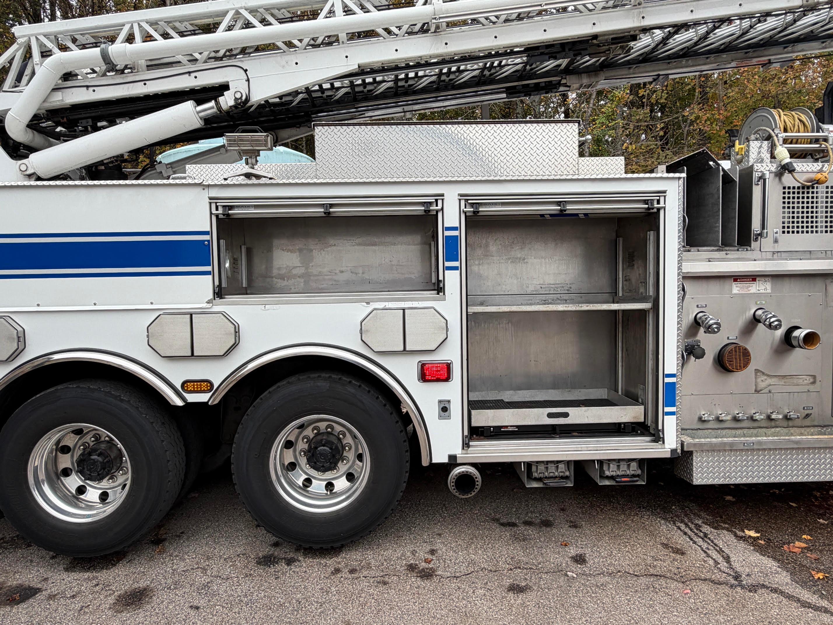 2003 American LaFrance 103' Quint - image 10