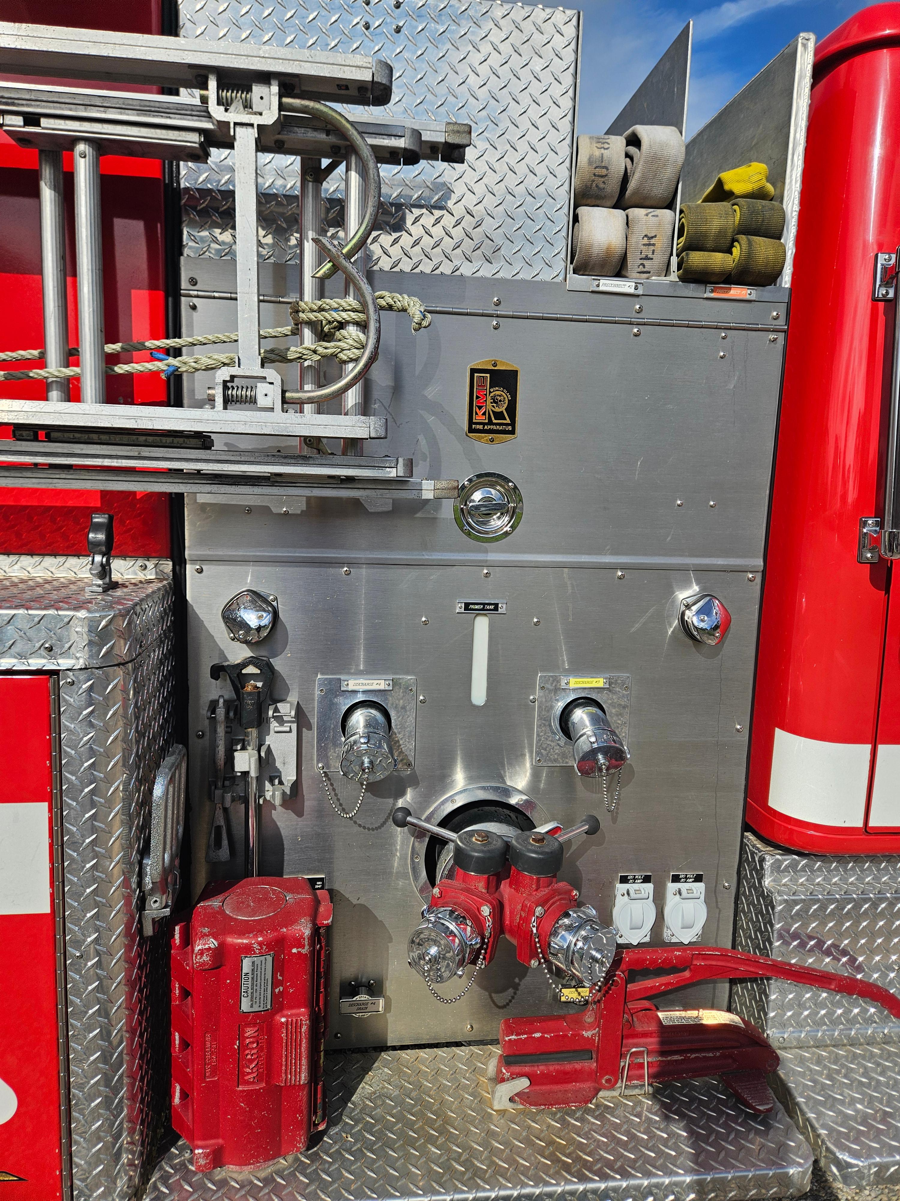 1996 KME International Pumper - image 12