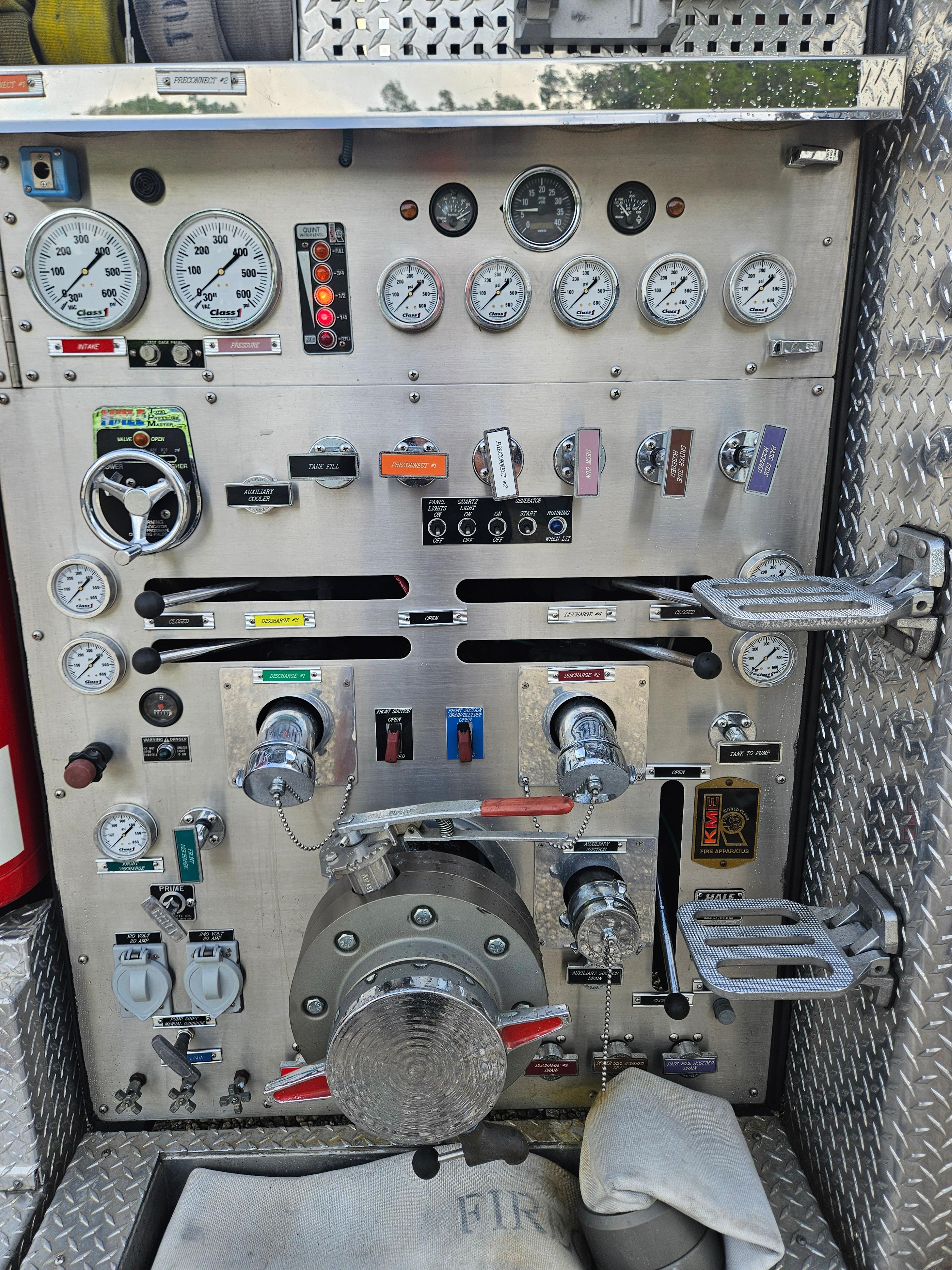 1996 KME International Pumper - image 10