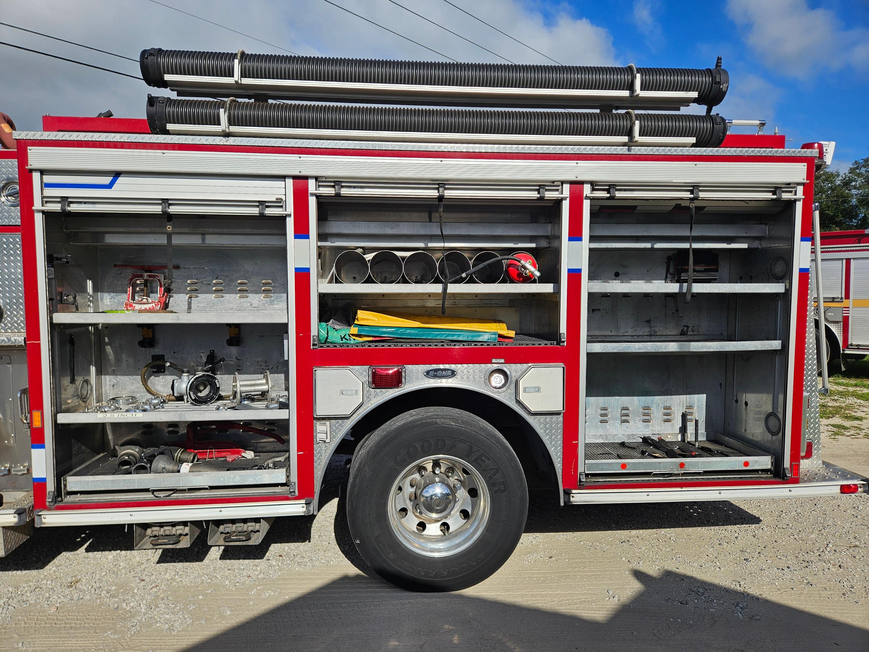 2005 E-One Typhoon Pumper - image 12