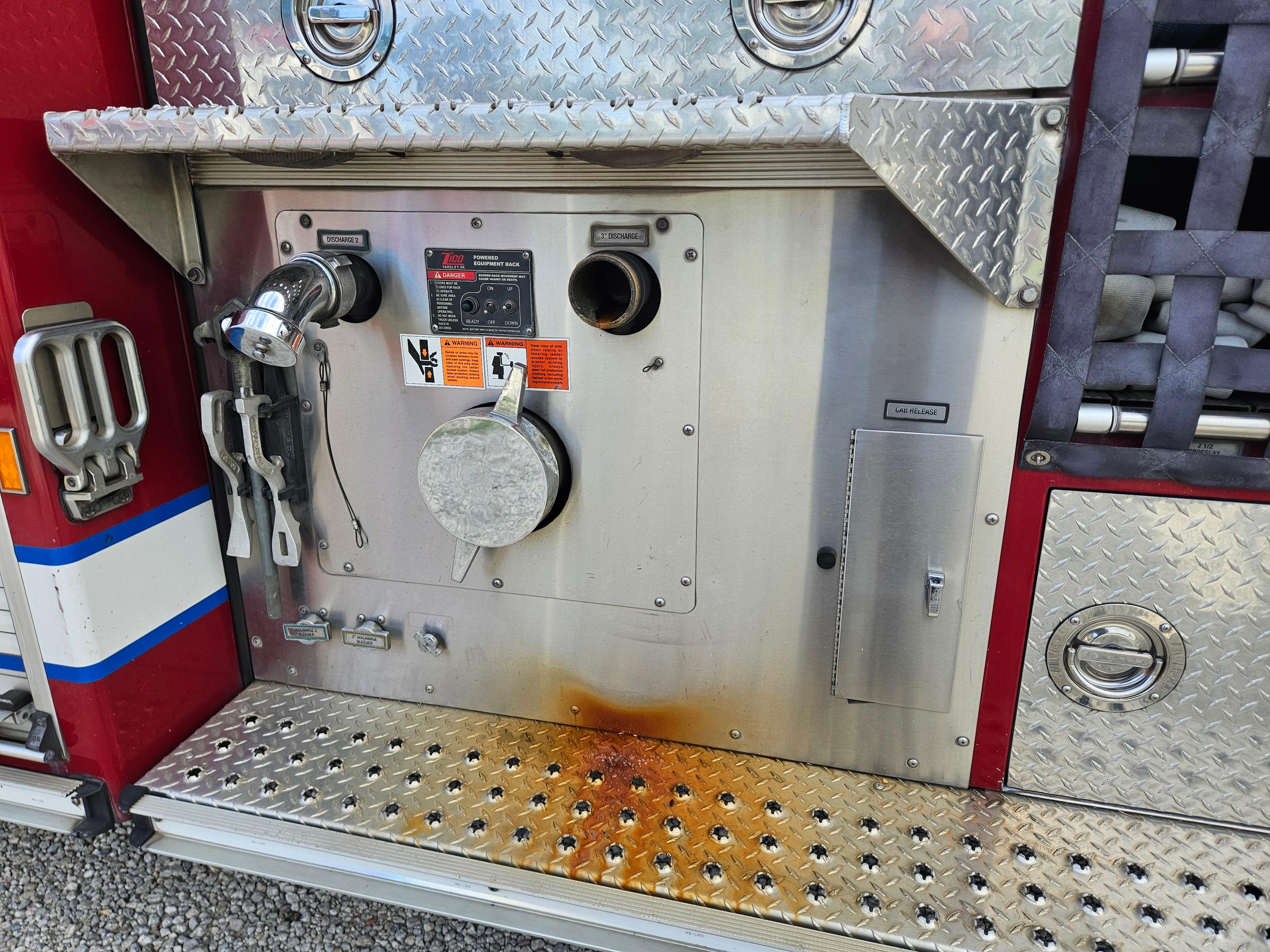 2005 E-One Typhoon Pumper - image 14