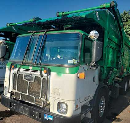 2023 Autocar McNeilus Front Loader