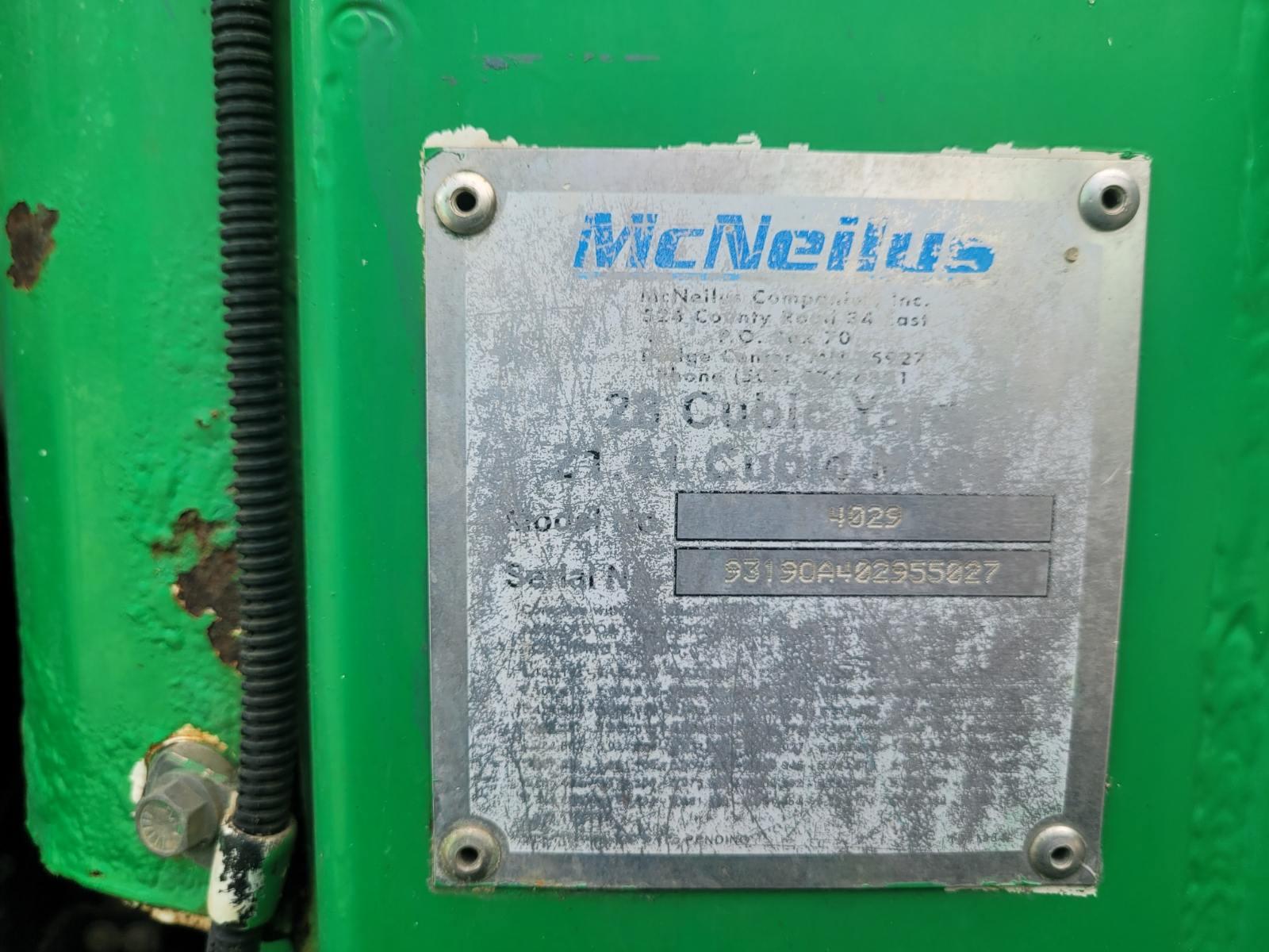 2020 Autocar McNeilus Front Loader - image 6
