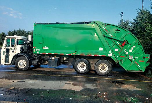 2016 Mack McNeilus Rear Loader - image 1
