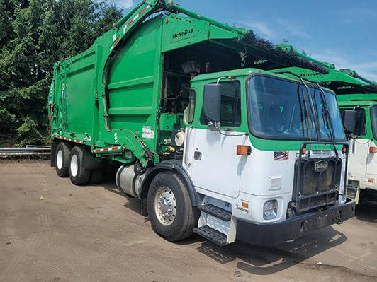 2023 Autocar McNeilus Front Loader - image 2