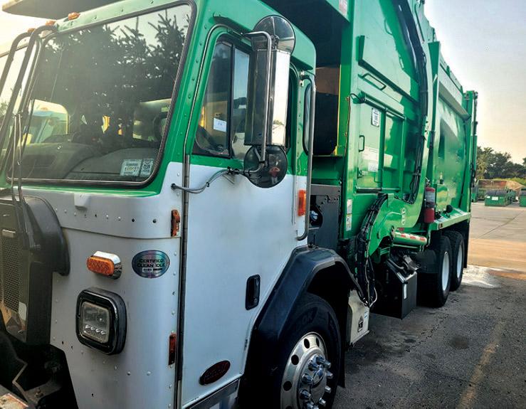 2022 Peterbilt McNeilus Front Loader - image 1