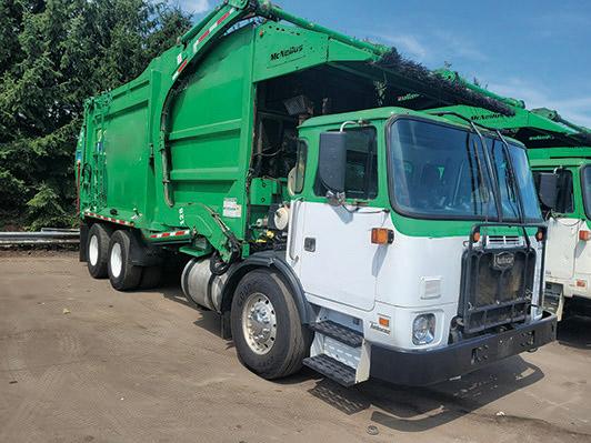 2023 Autocar McNeilus Front Loader - image 1
