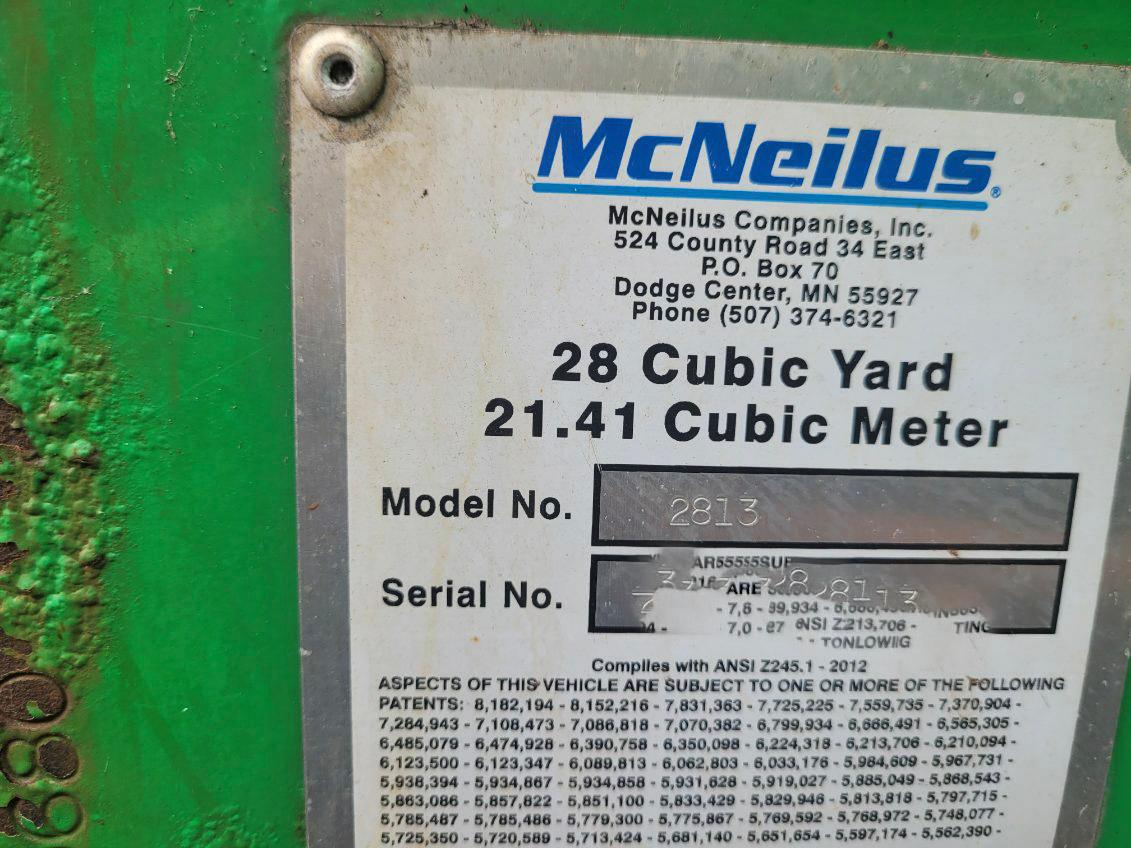 2016 Mack McNeilus Rear Loader - image 5