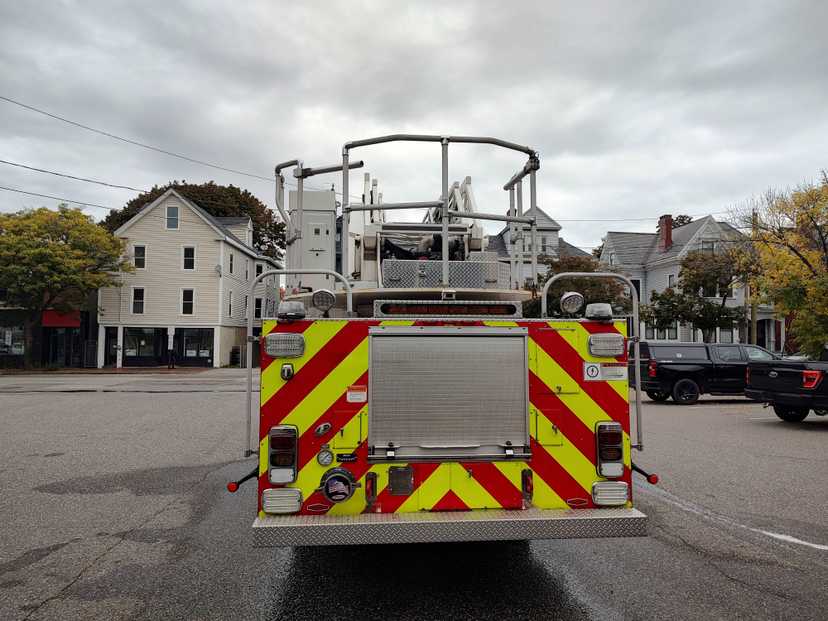 2011 Pierce Velocity 105' Quint — photo 2