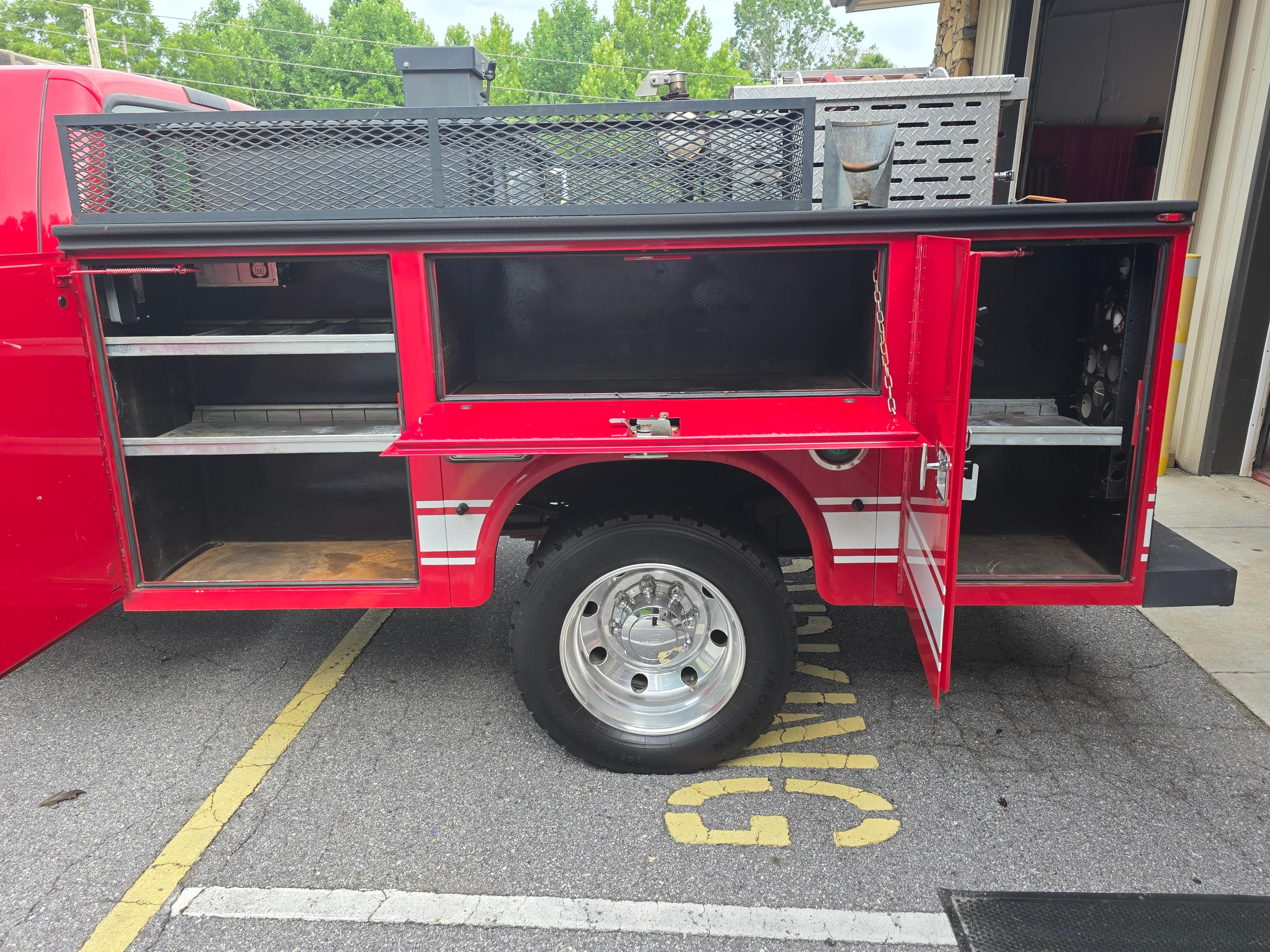2004 Ford F-550 4x4 Brush Truck - image 7