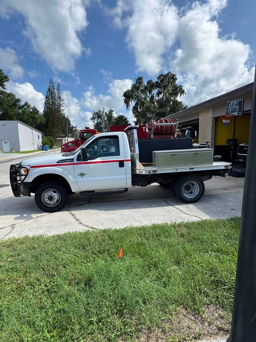 2015 Ford Super Duty 4x4 Brush Truck — photo 5