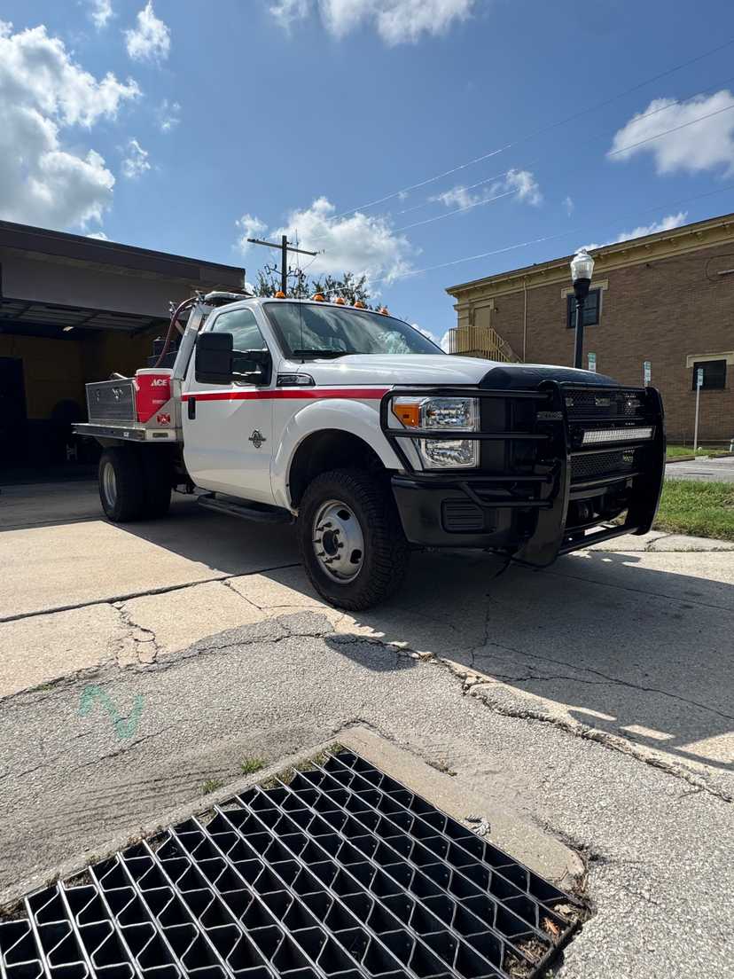 2015 Ford Super Duty 4x4 Brush Truck — photo 6