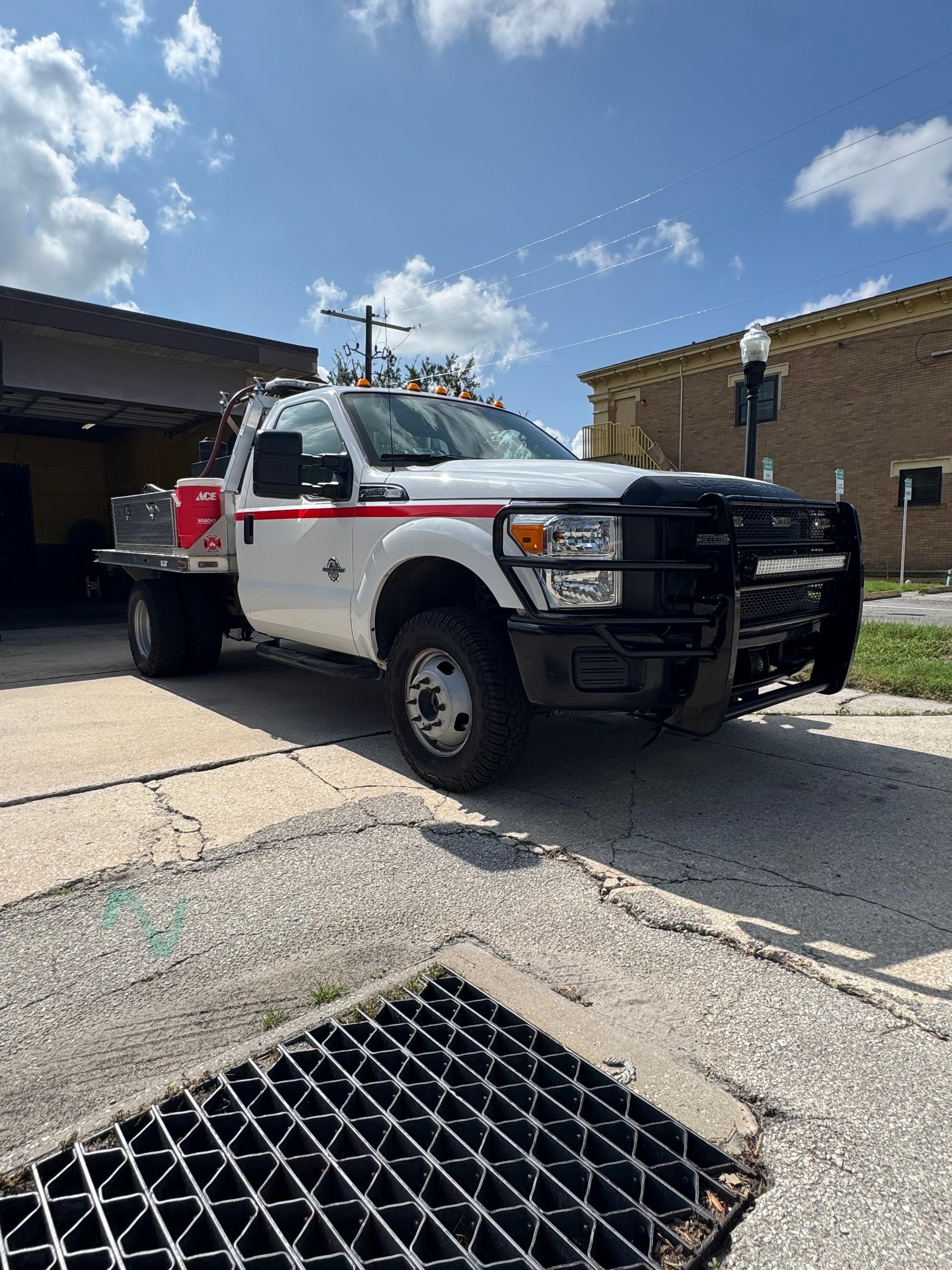 2015 Ford Super Duty 4x4 Brush Truck - image 6