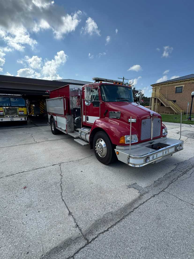 2005 Pierce Kenworth Tanker — photo 3