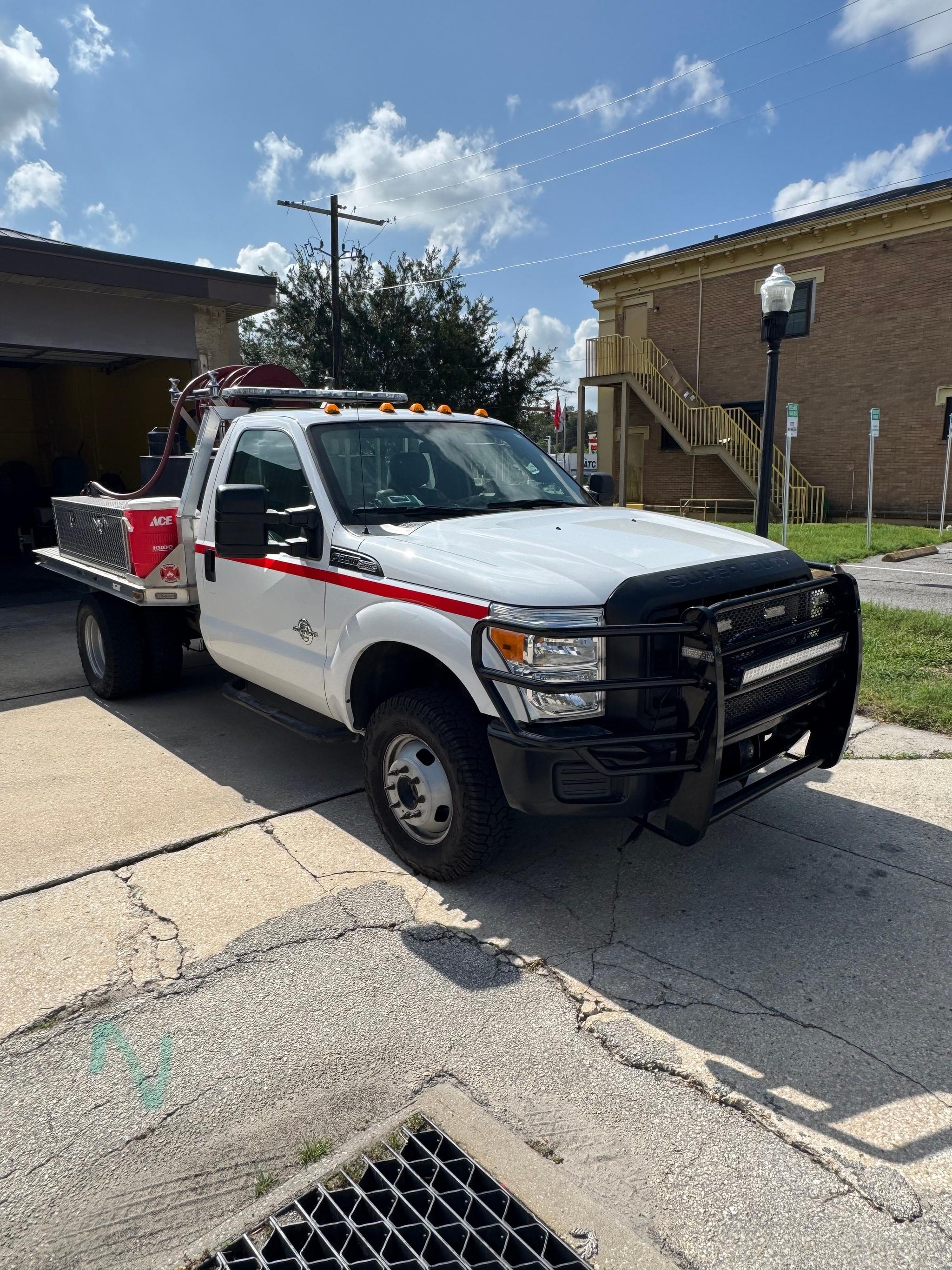 2015 Ford Super Duty 4x4 Brush Truck - image 1