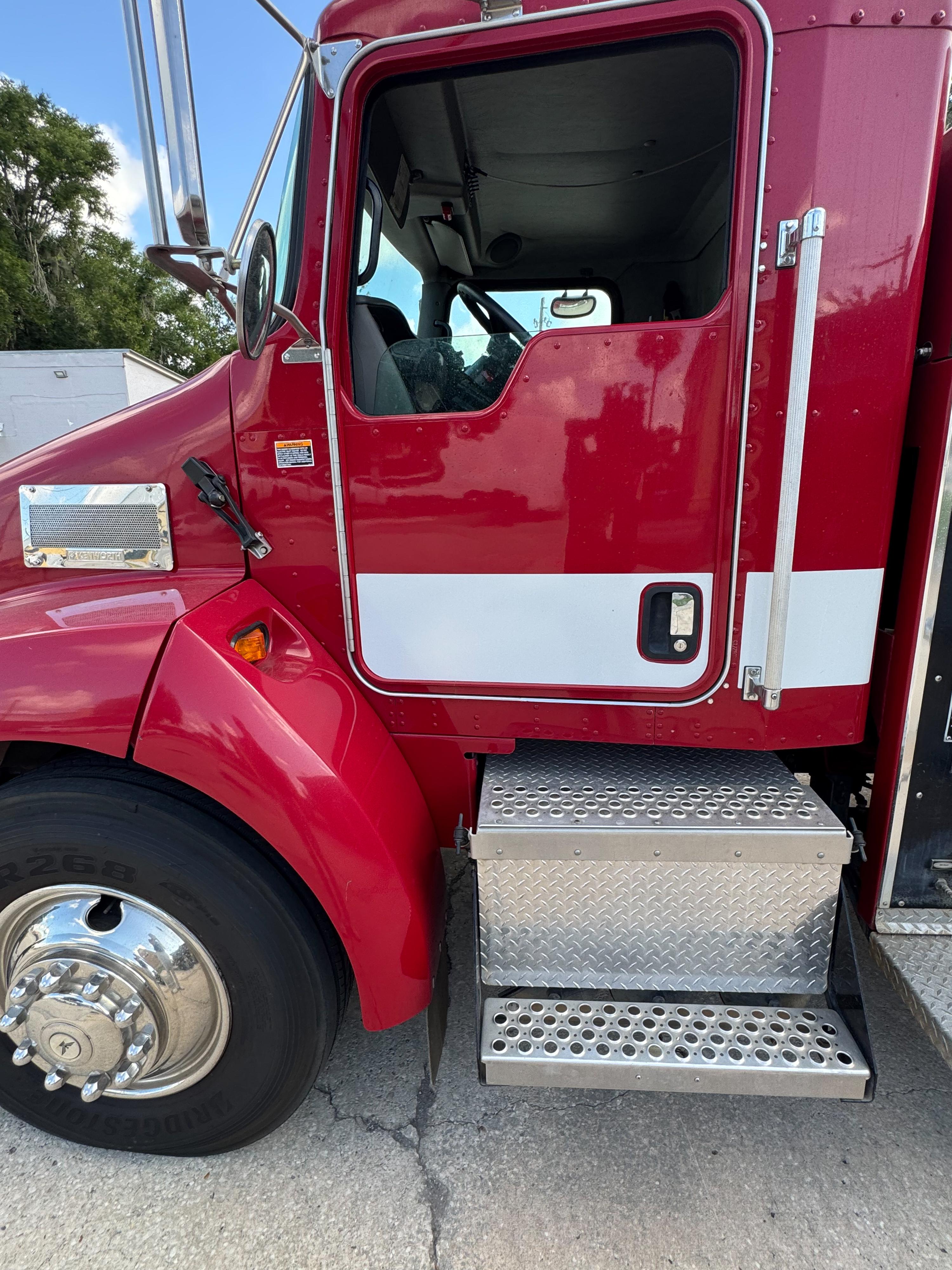2005 Pierce Kenworth Tanker - image 12