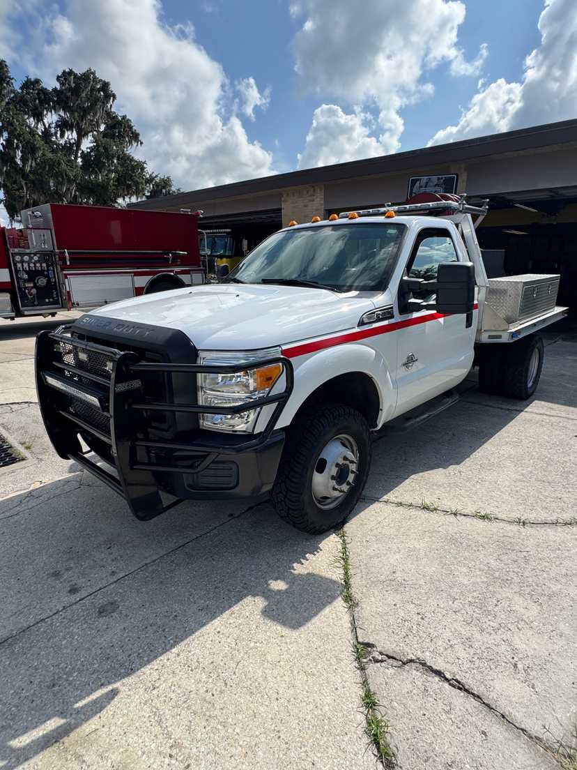 2015 Ford Super Duty 4x4 Brush Truck — photo 2