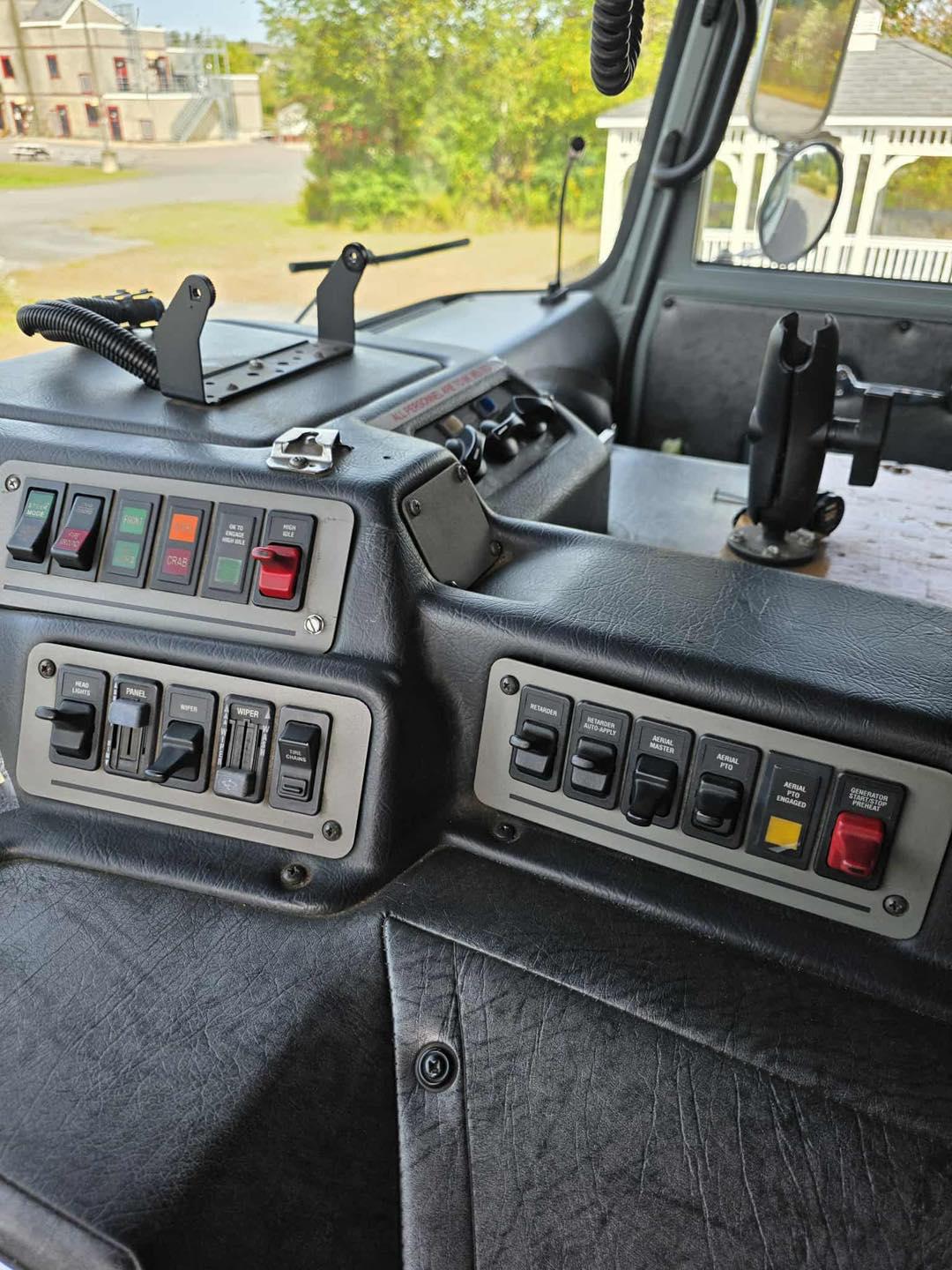 1999 Pierce Dash 105' Quint - image 19