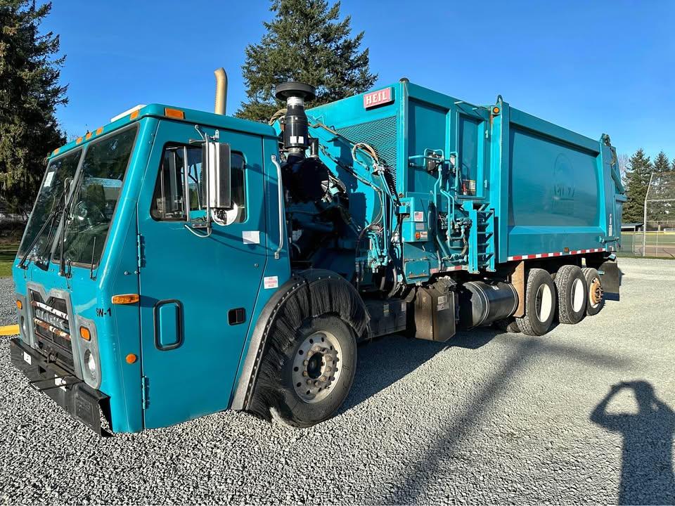 2009 Mack Heil Automated Side Loader - image 5