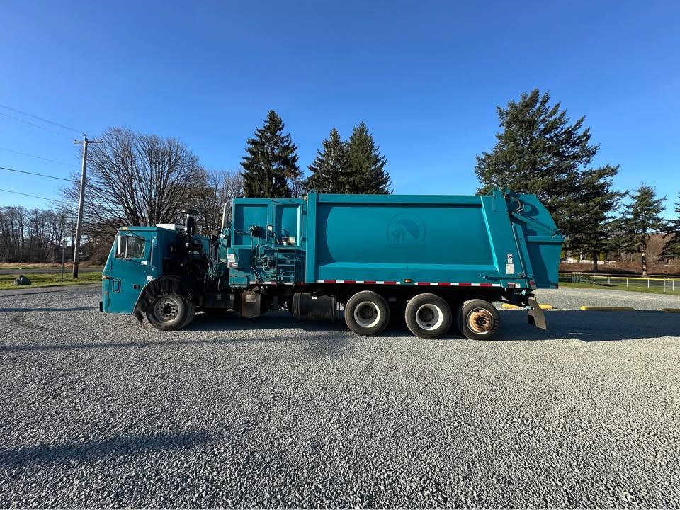 2009 Mack Heil Automated Side Loader - image 3