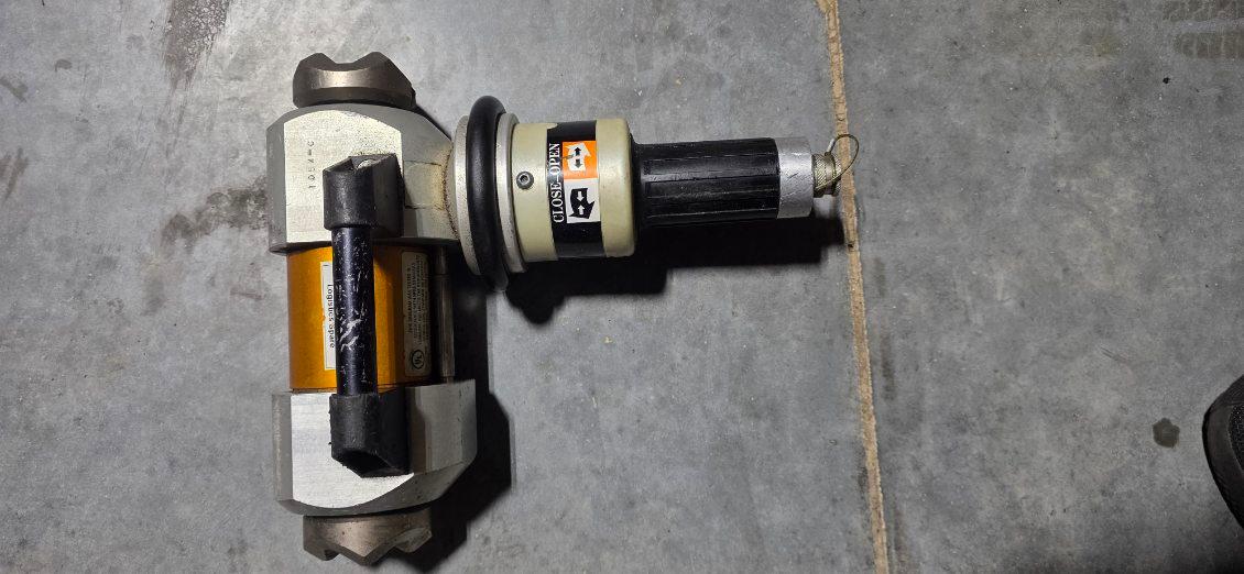 Holmatro Core Hydraulic Rescue Tool Set - image 4