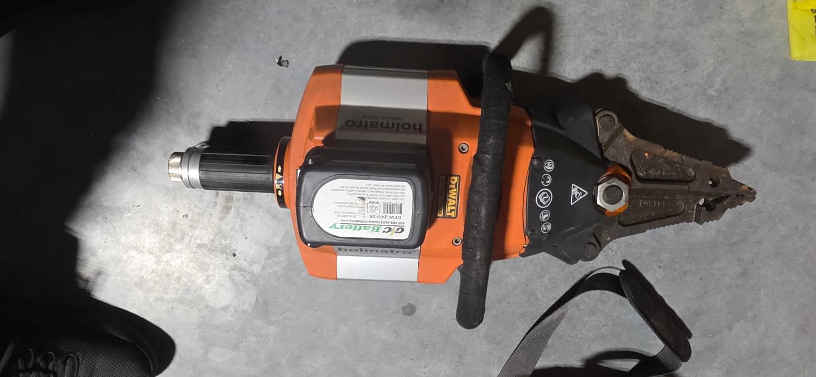 Holmatro Battery Powered Combi Tool Kit, 28V - image 3