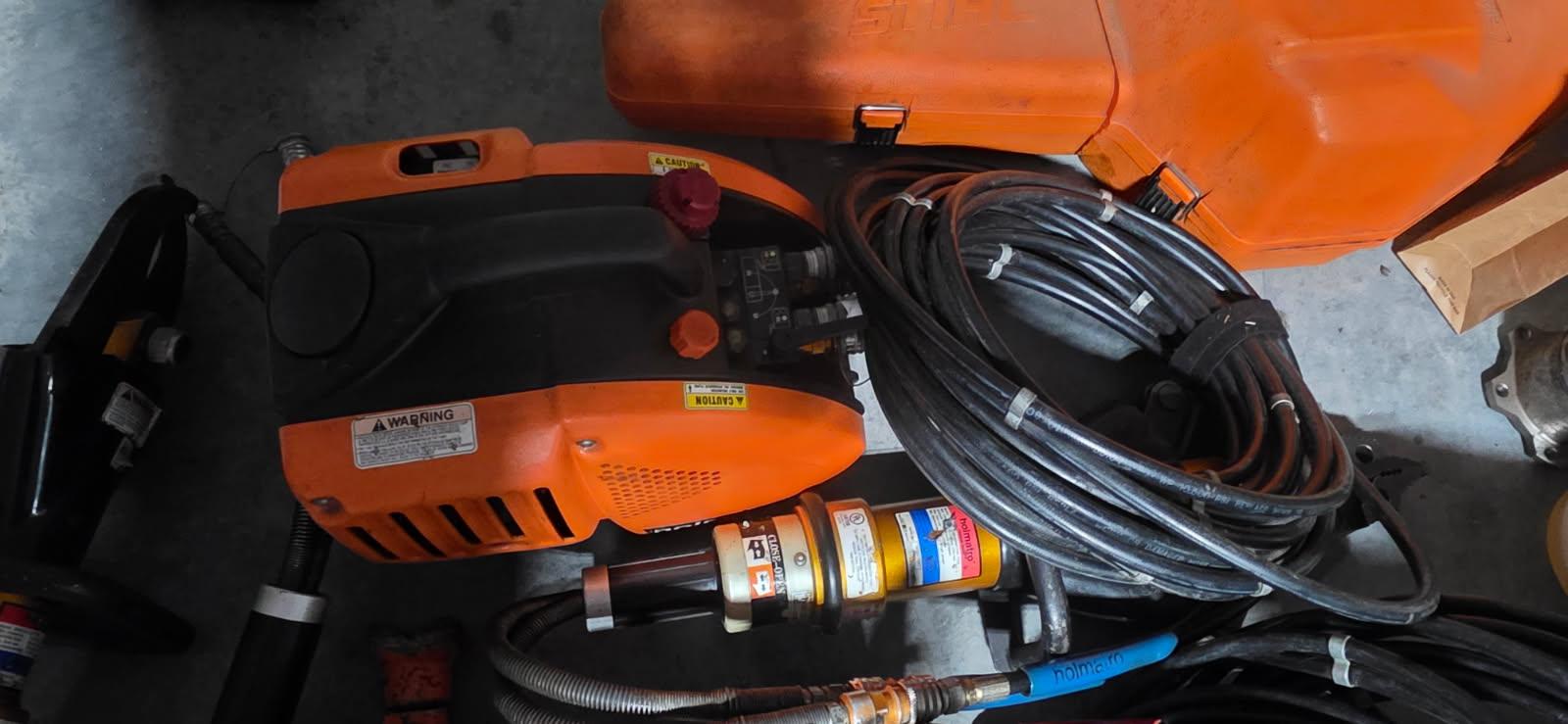 Holmatro Hydraulic Combi Tool - image 1