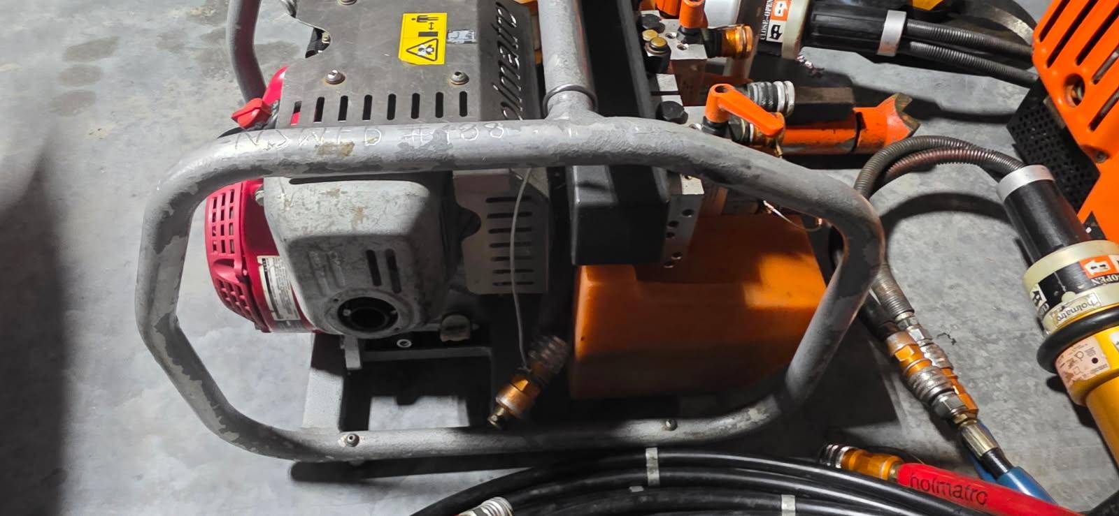 Holmatro Twin Line Hydraulic Rescue Tool Set - image 4