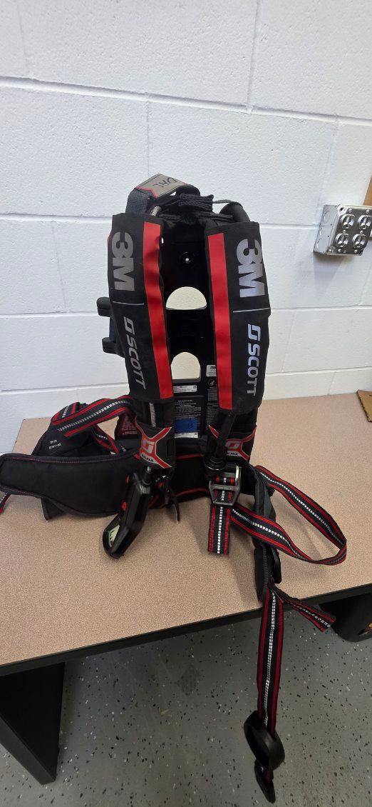 (10) 3M Scott Air-Pak X3 Pro SCBA, 4.5 / 4500 PSI, 45 Minute Cylinders - image 1