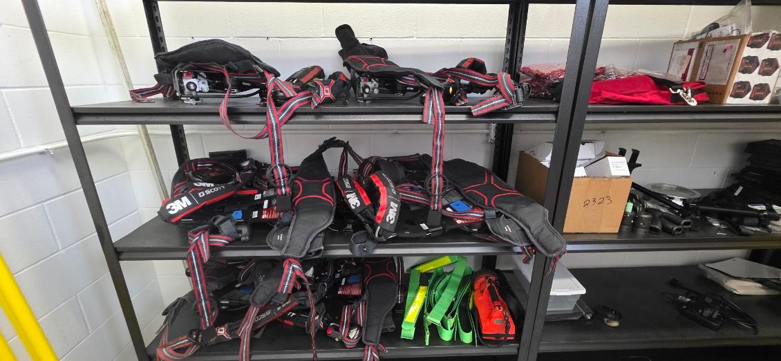 (10) 3M Scott Air-Pak X3 Pro SCBA, 4.5 / 4500 PSI, 45 Minute Cylinders - image 11