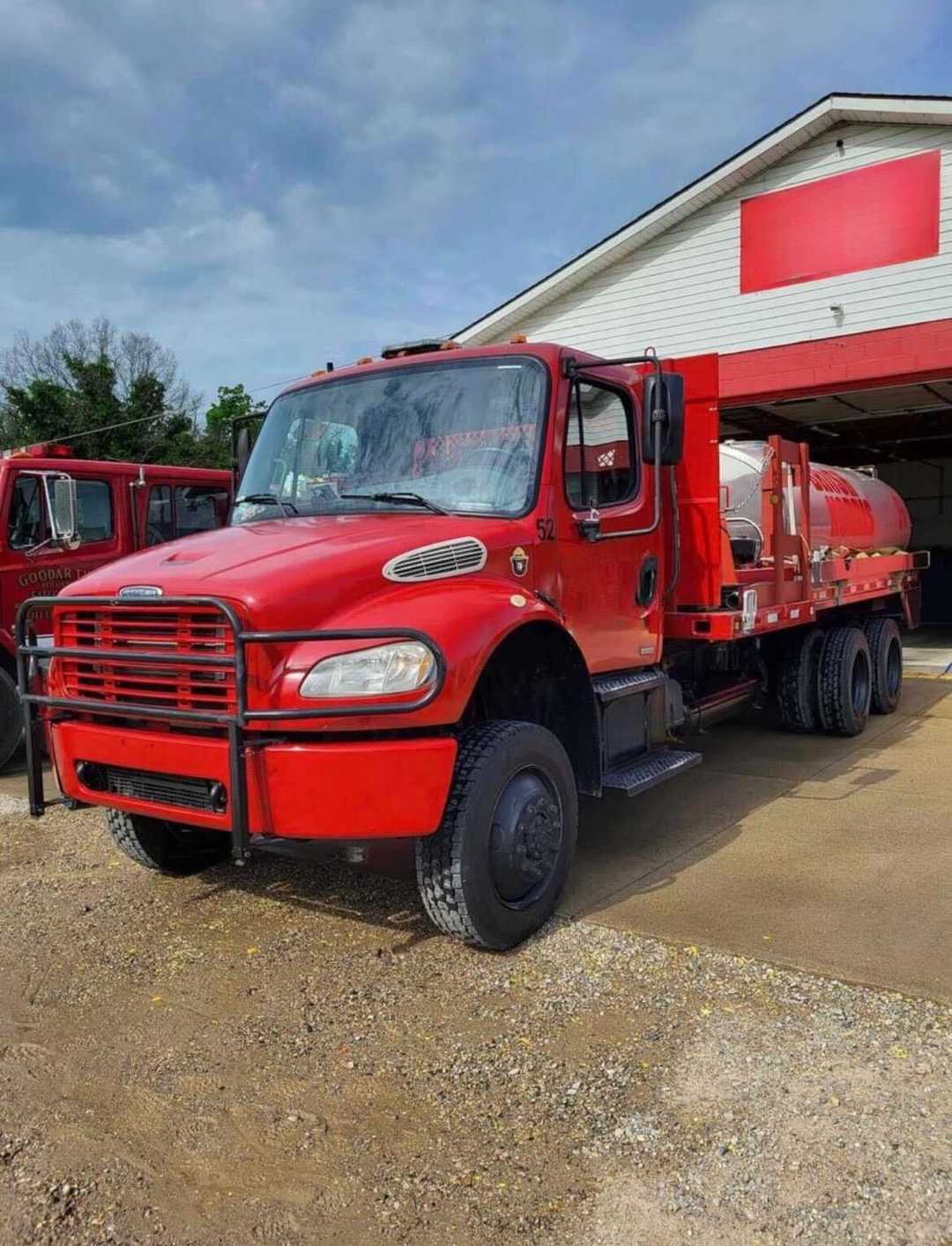 2007 Freightliner M2 6x6 AWD Tanker